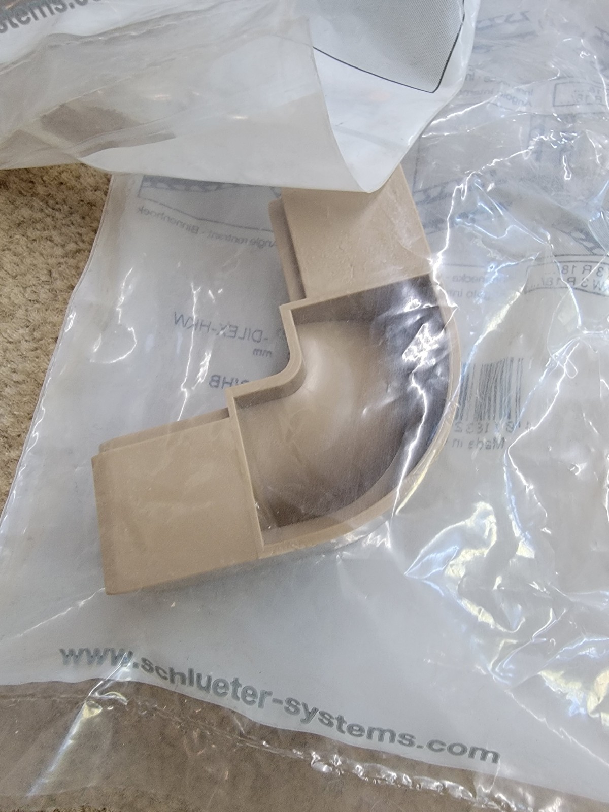Schluter Dilex-HKW PVC Inside Corner Light Beige 1in x 2in – Lot of 5 – New