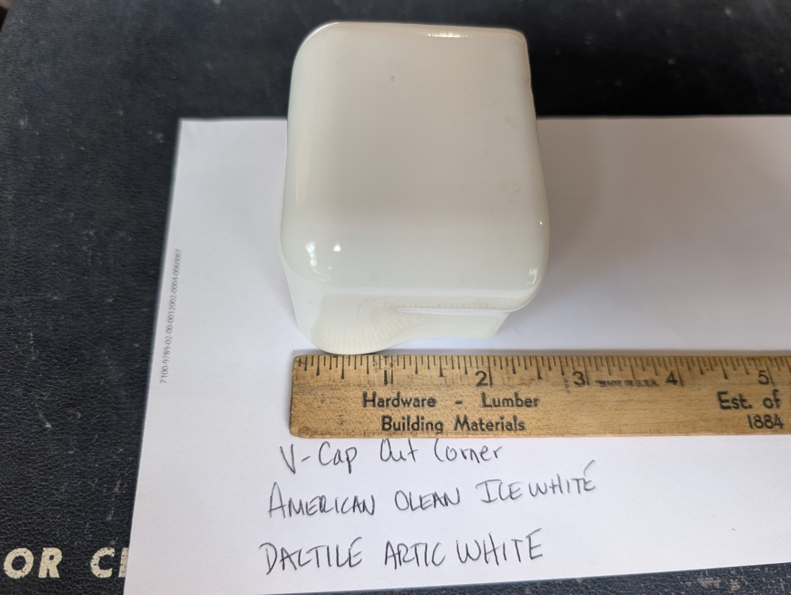 1 pc American Olean Vintage Ice White Counter Trim V cap 0025 190 WAC8262 Corner