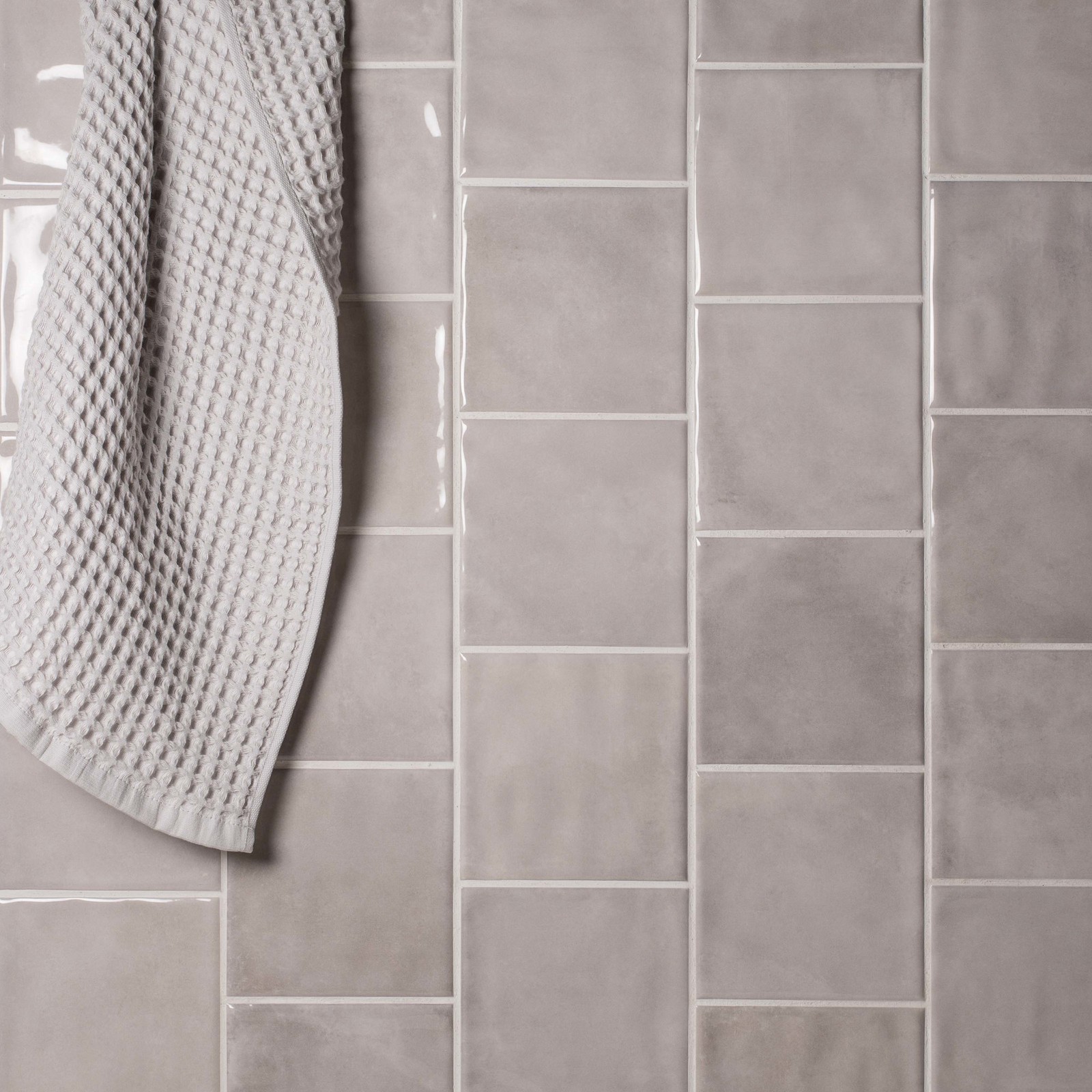 Cruz Bay Studio MKT71560 Safi – 6″ x 6″ Square Wall Tile – Glossy – Dove Gray