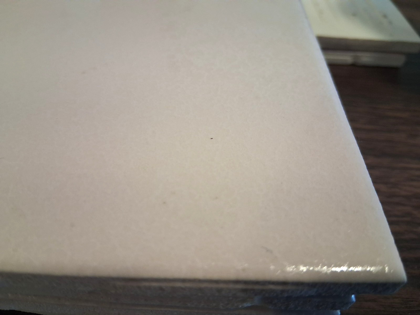 (1 EACH) CERAMIC FLOOR GLOSSY TILE TEXTURE CREAM COLOR 4.5″ x 4.5″ USA MADE
