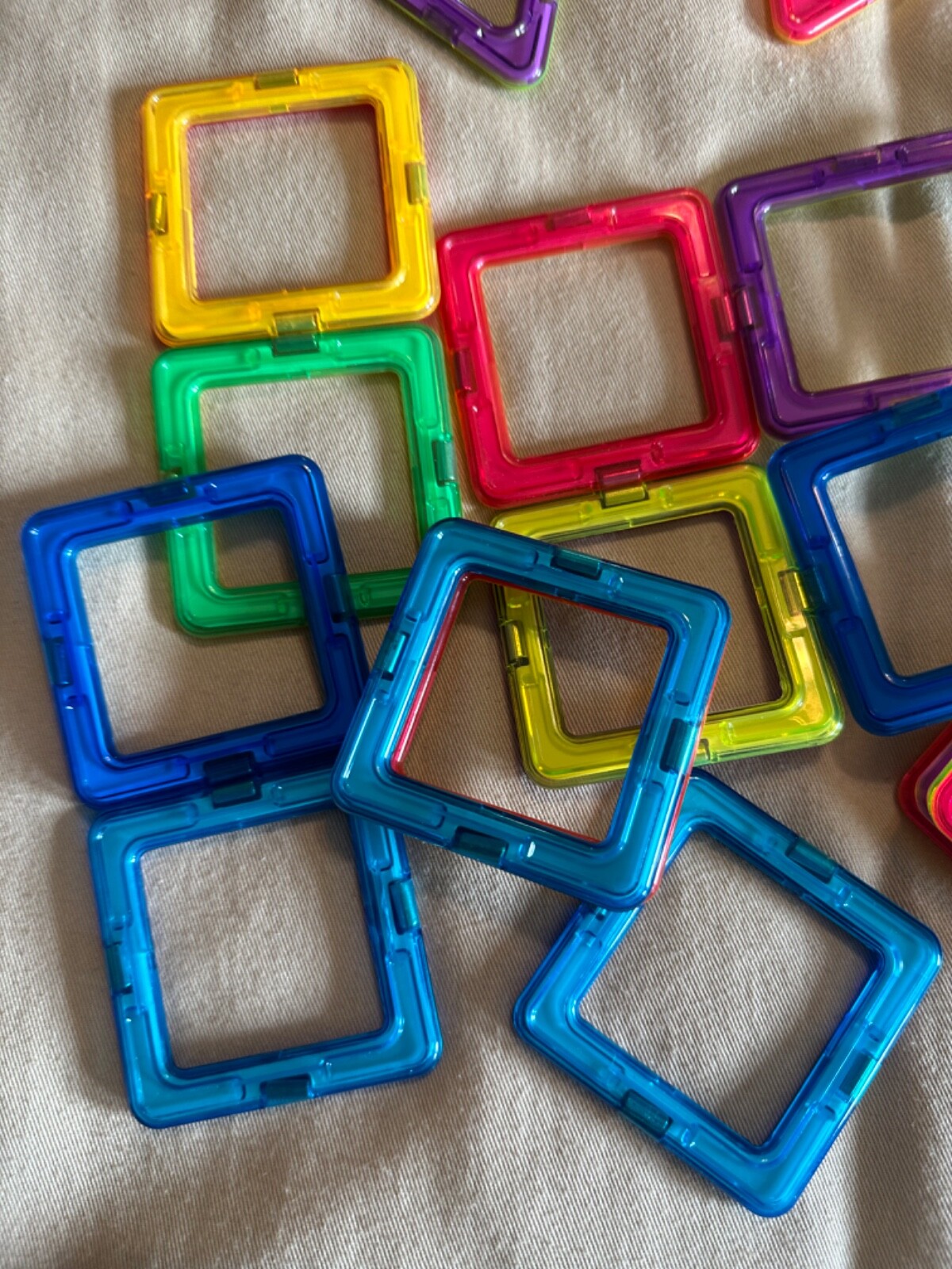 Lot of 22 Various Magnaformers Magni Tiles – magnetic tiles for playing Colors