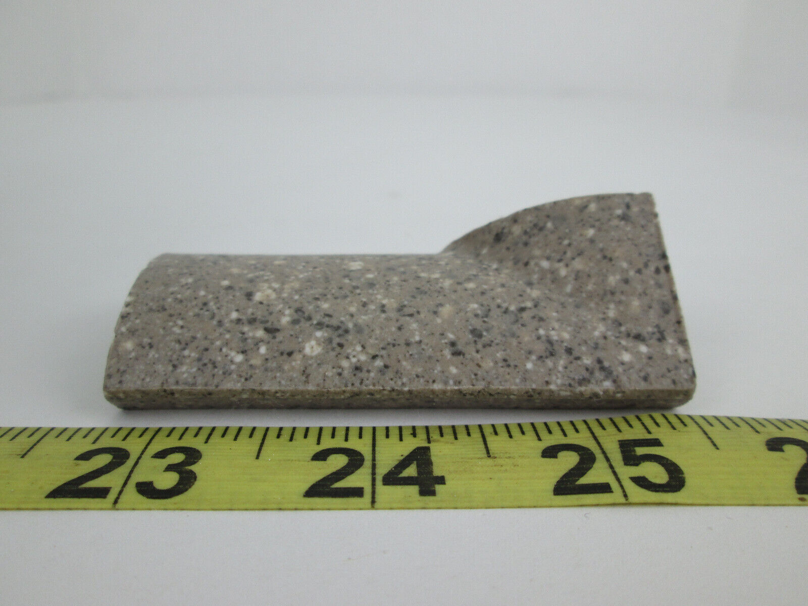 New NOS Daltile Ceramic Tile Right Outcorner Corner Uptown Taupe Speckle D202