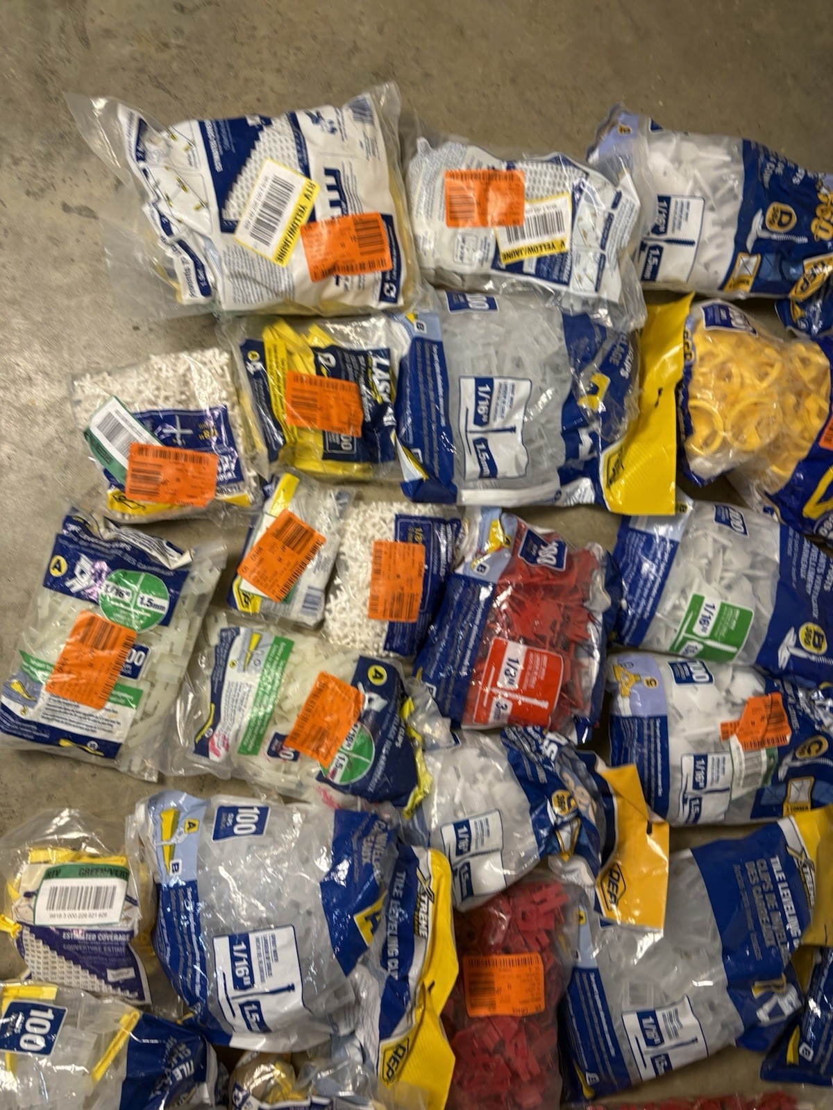 Lot QEP Lash tile leveling system clips, wedges, and caps, Lash360, 1/16, 1/8