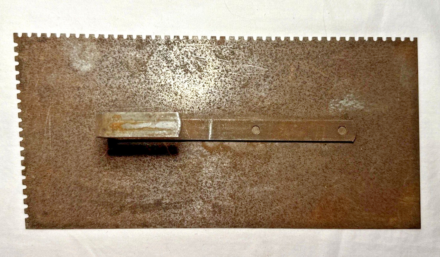 Vintage Notched Angled Trowel Metal 4.5″ x 9.5″ Rusty Tile