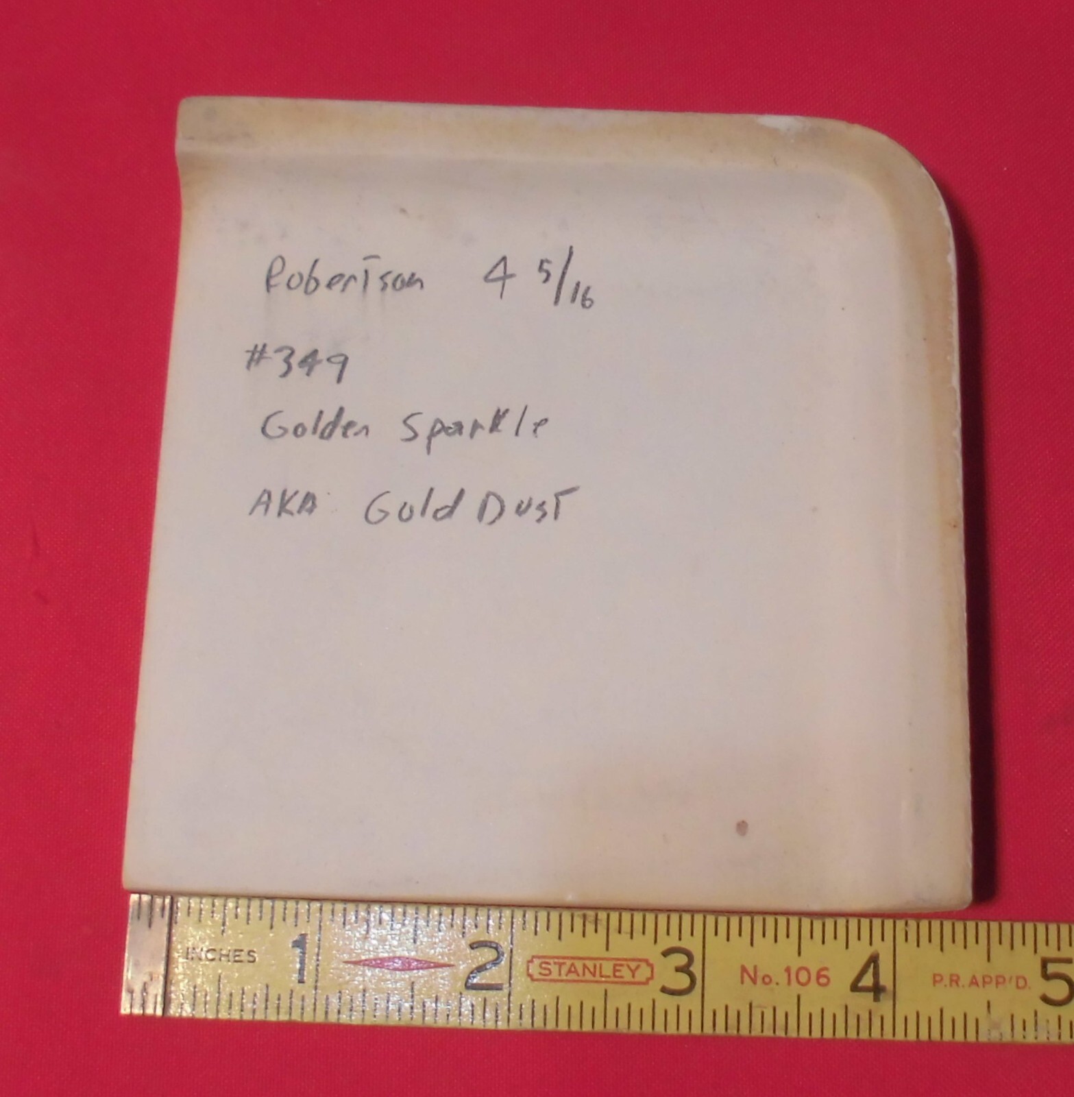 1 pc. Corner Bullnose; Golden sparkle: Glossy Ceramic Tile by Robertson 4-5/16″
