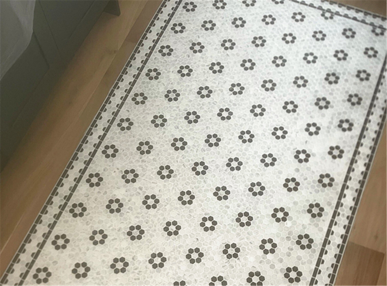 C31B1XP Carrara Venato Marble Hexagon Border Listello Mosaic Tile Polished
