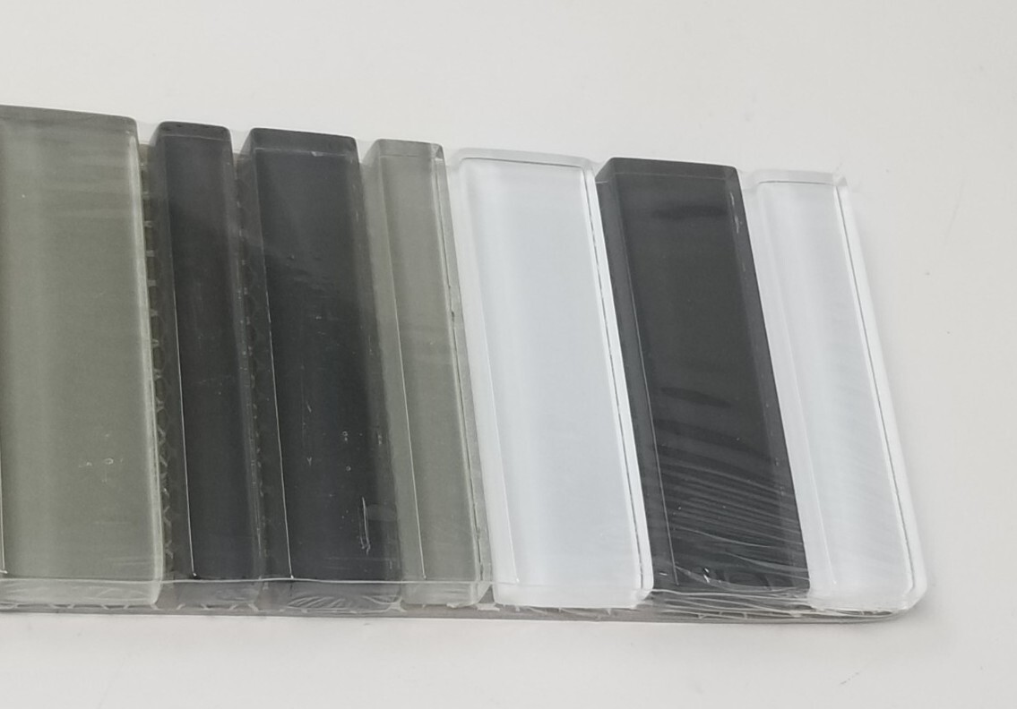 Eliane Delray Glass Ice Mosaic Tile Border 3″ x 12″ Black, Gray & White – Box 10