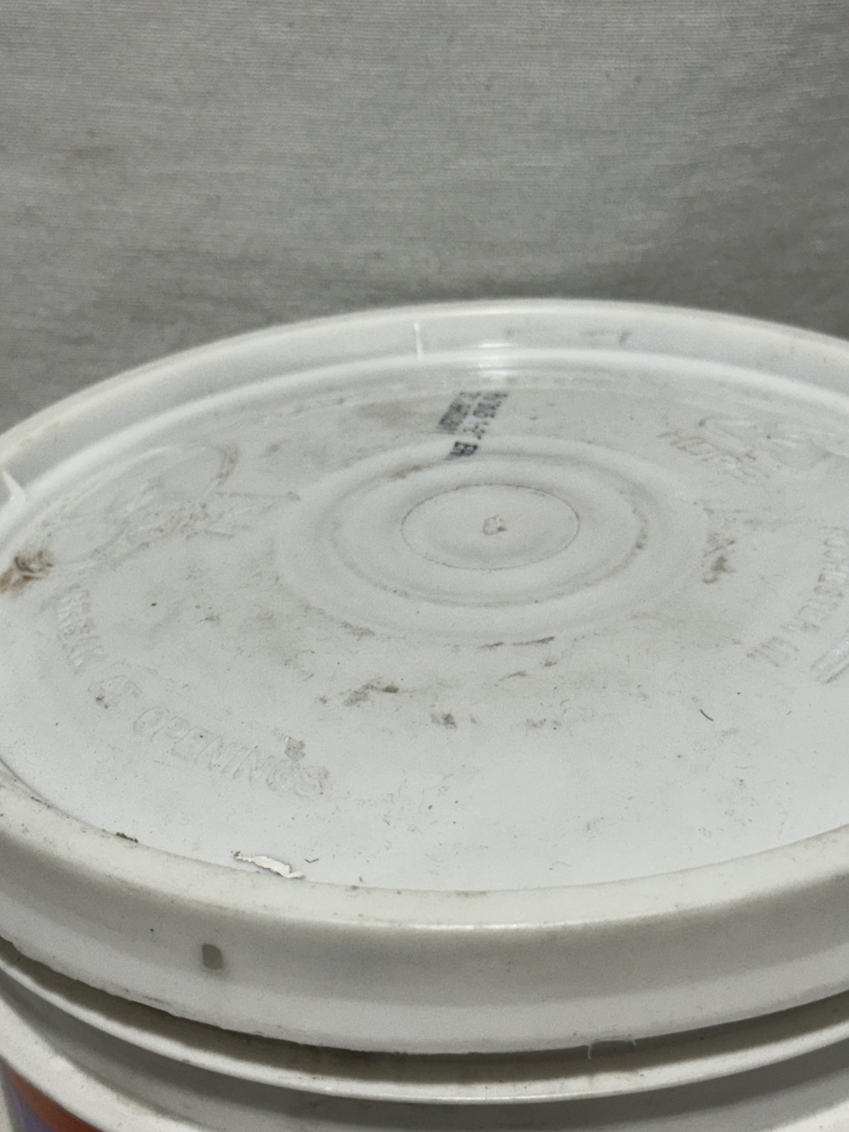 Custom Prism SCG Pre-Mixed Single Component Grout Earth 105 1 Gallon PSCG1051-2T
