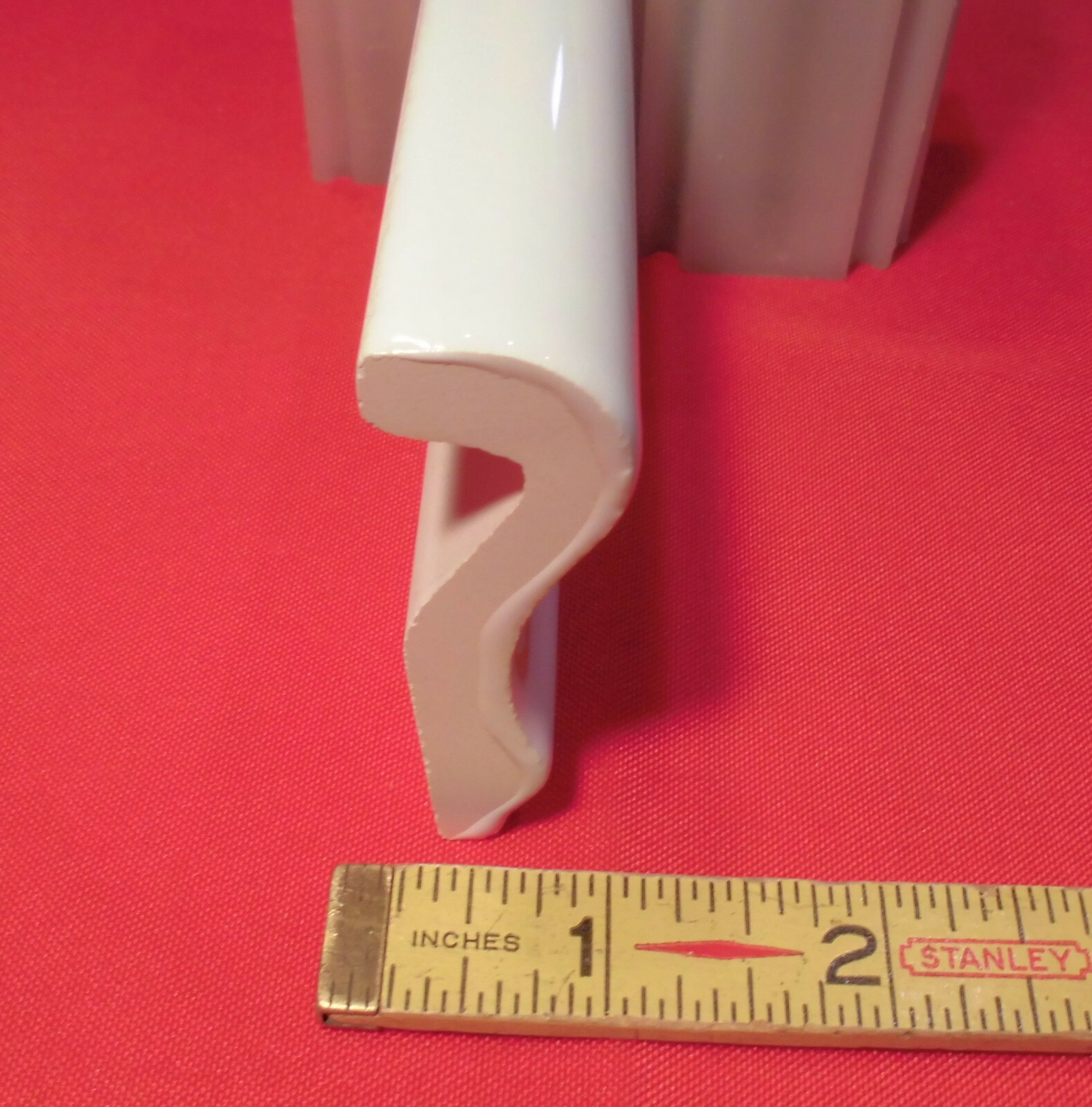 1 pc. Ice White: Glossy Ceramic Chair Rail made by American Olean, 2-1/2″ X 6″