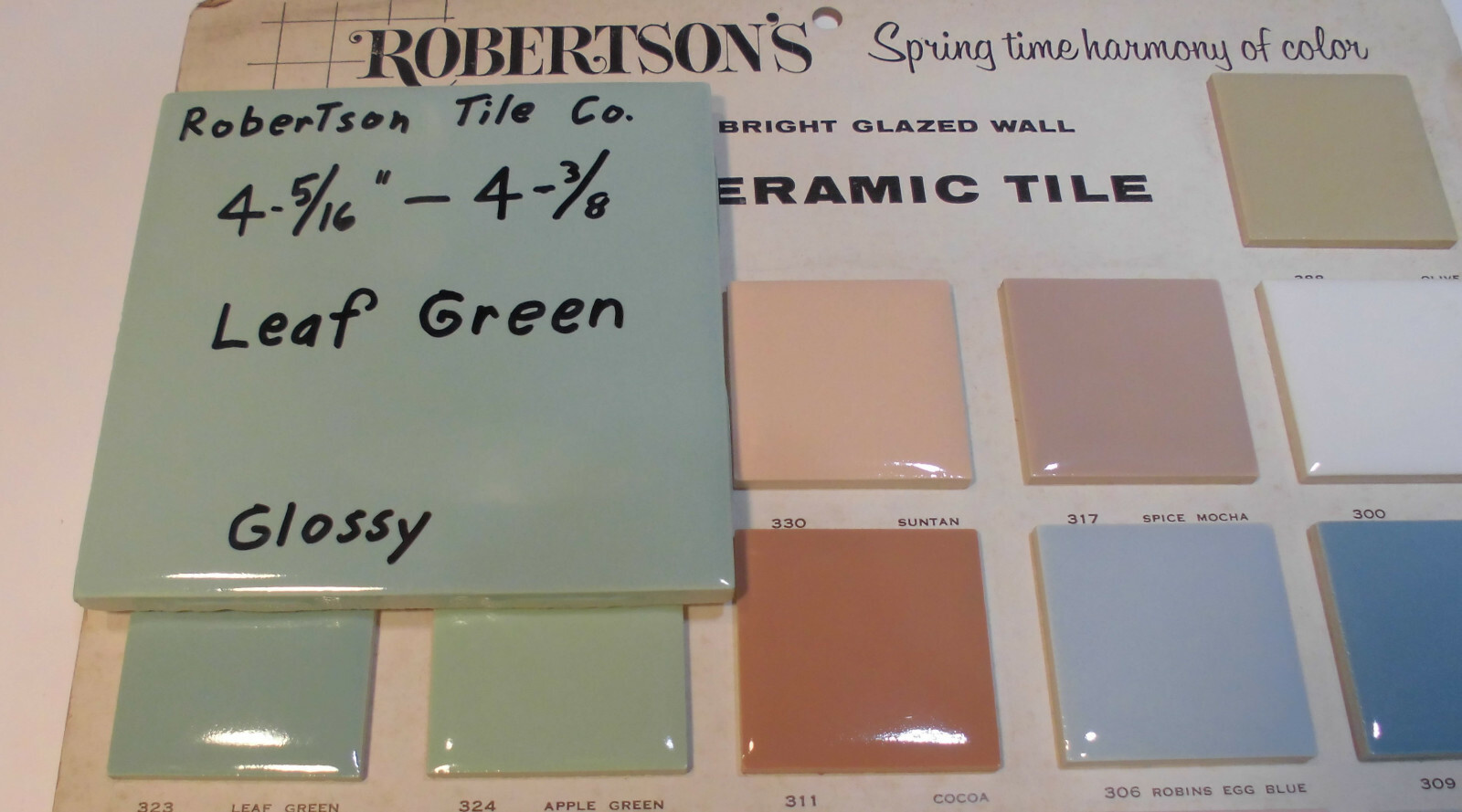 1 pc. Glossy Ceramic Tile *Leaf Green* 4-3/8″- 4-5/16″ by Robertson Co. NOS