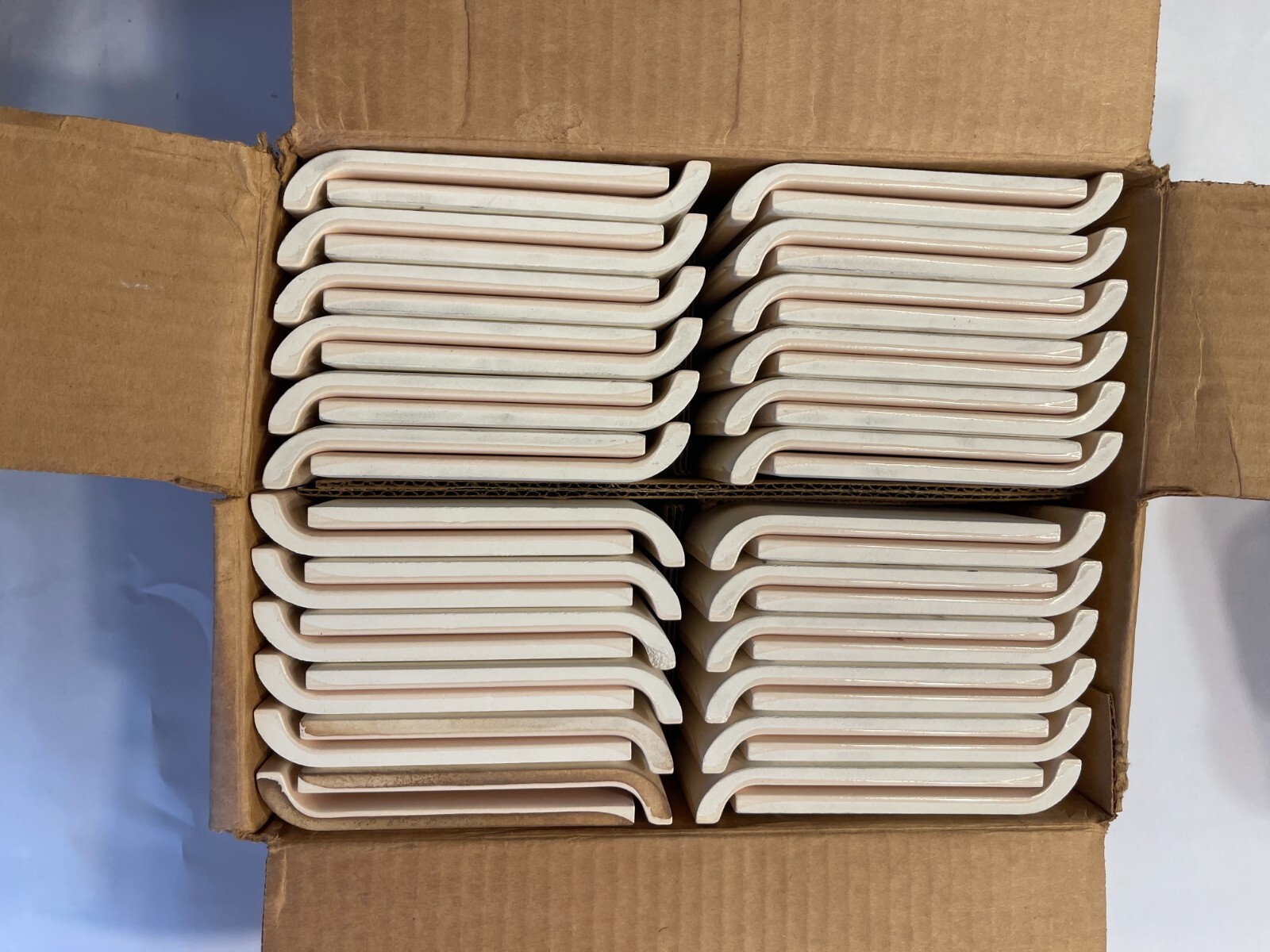 Vintage Florida Tile | Base Cove | 4 3/8″ x 4 3/8″ | Buff | NOS – New Old Stock
