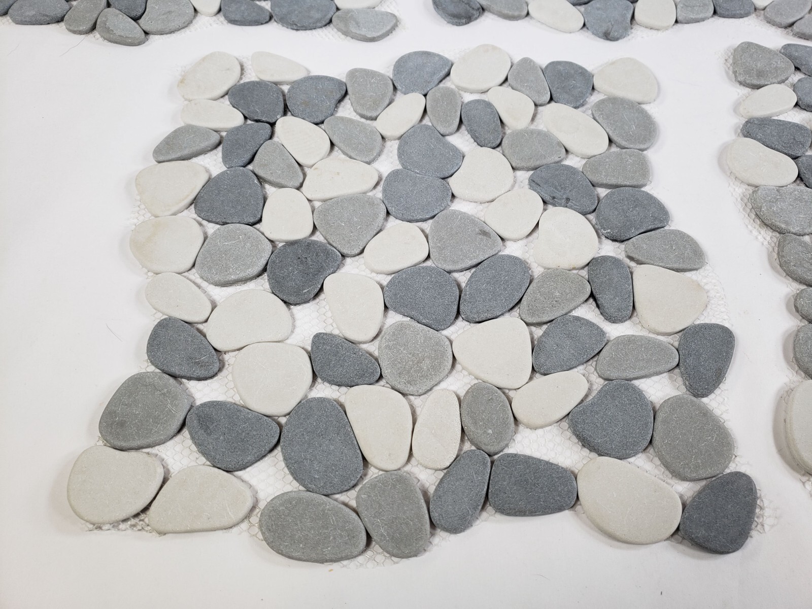 Diflart Pebble Tile for Shower Floor Java Tan & White 5 Sq.ft Pebble Backsplash