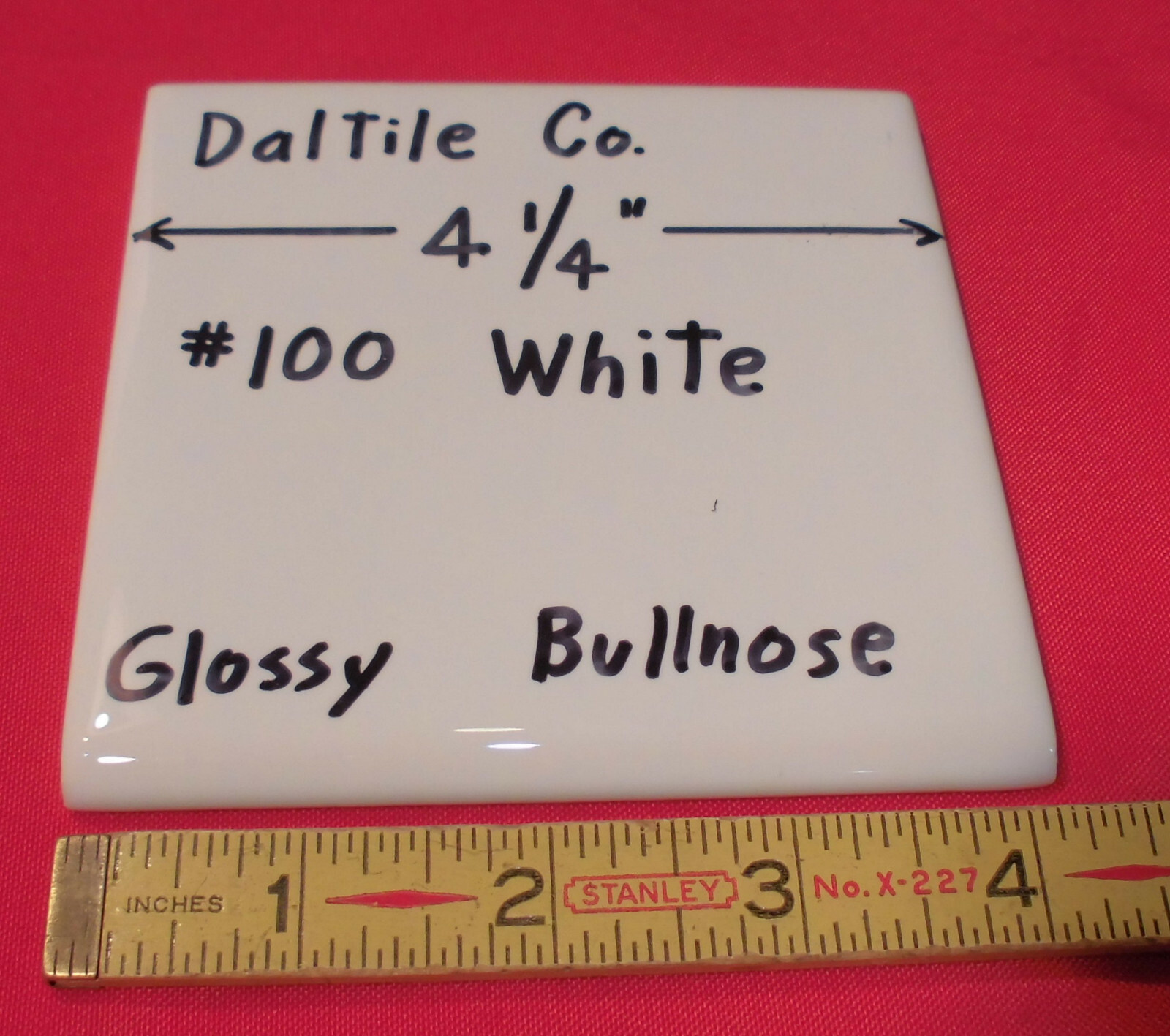 1 pc. White #100 by Daltile Co. 4-1/4″ Ceramic Surface Bullnose Tile; New Flat
