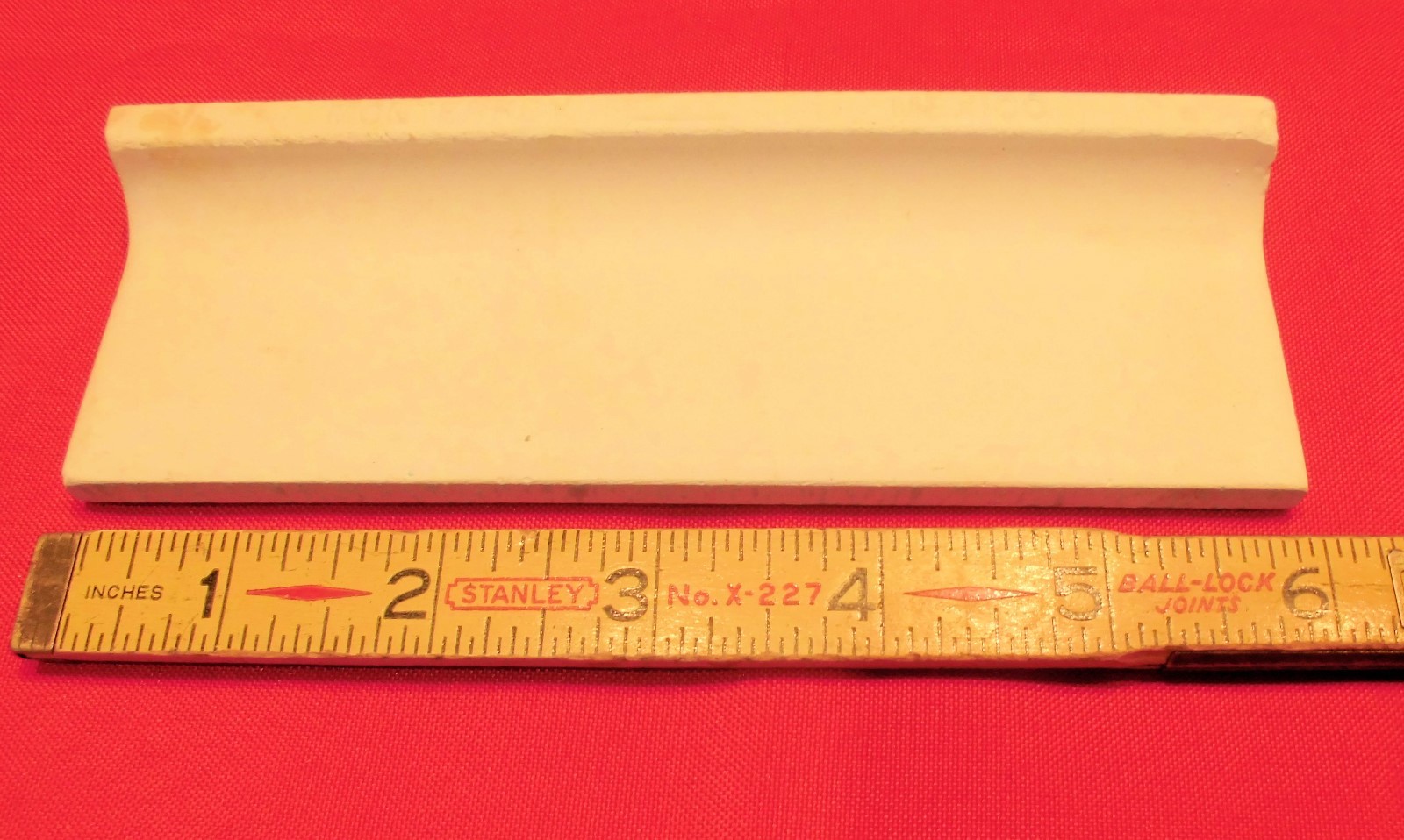 1 pc. 2″ X 6″ Vintage *Molted Baby Blue* Ceramic Mudd Radius Bullnose Tile “NOS”