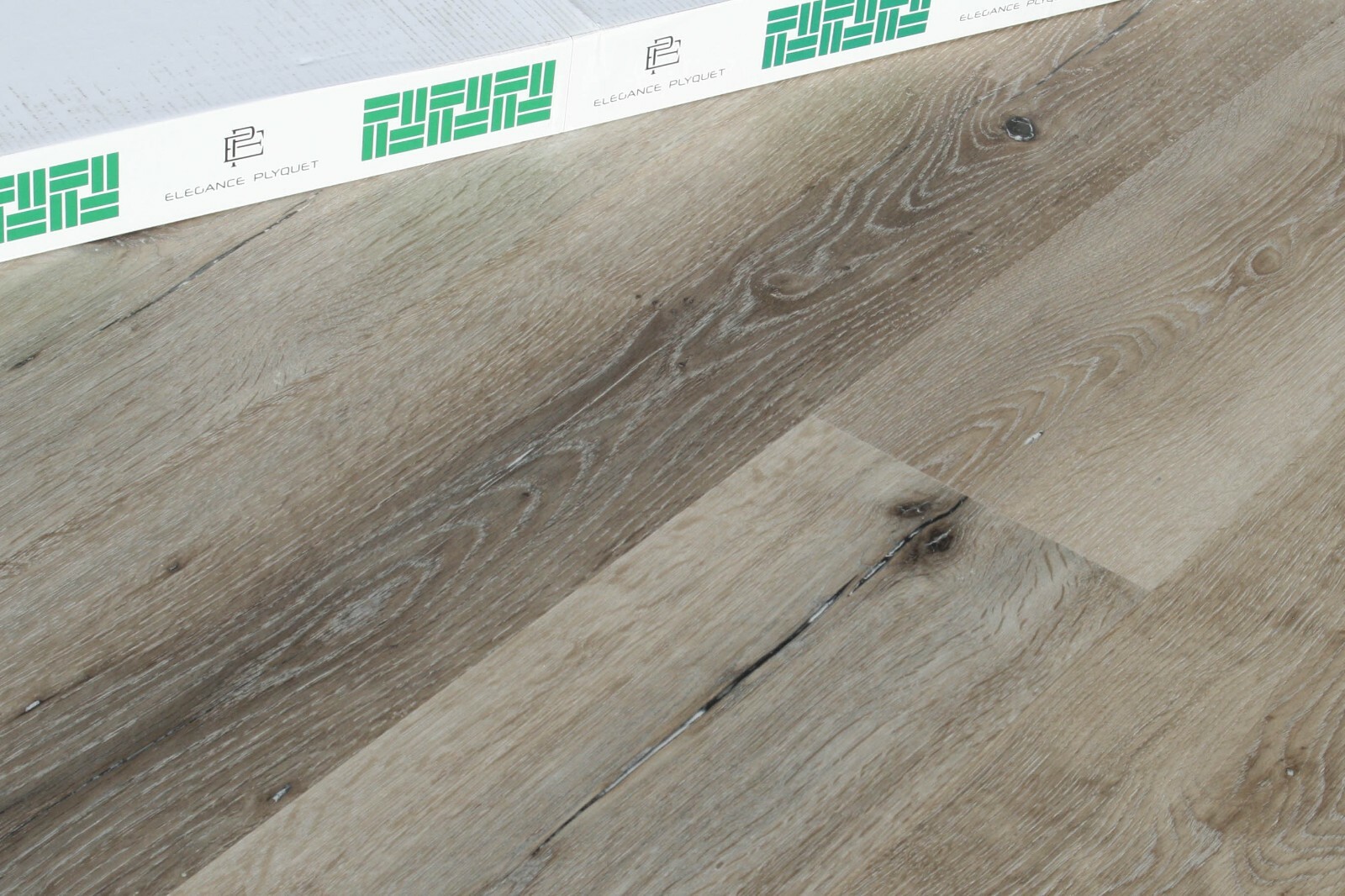 Scandia Luxury Vinyl SPC Plank With 1mm IXPE Rubber Pad Sample