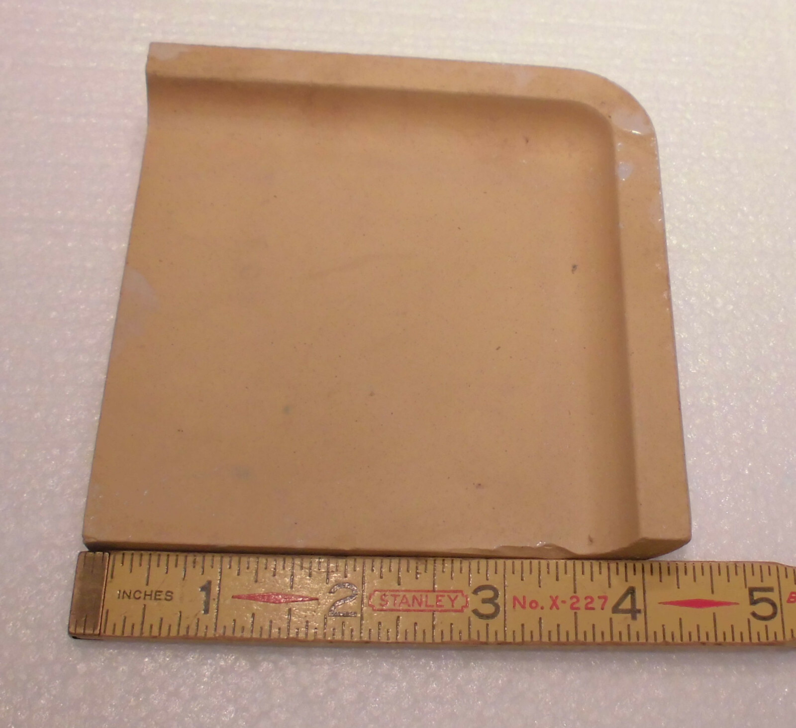 1 pc. Slate / Shell Gray: Radius Corner Bullnose Ceramic Tile 4-1/4″ Glossy, NOS