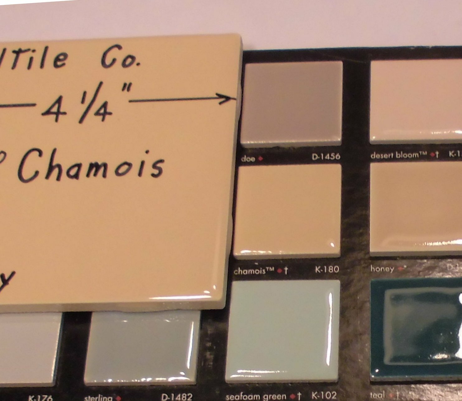 1 pc. *Chamois / Tan* Glossy Ceramic Tile by Daltile #K180; 4-1/4″ Discontinued