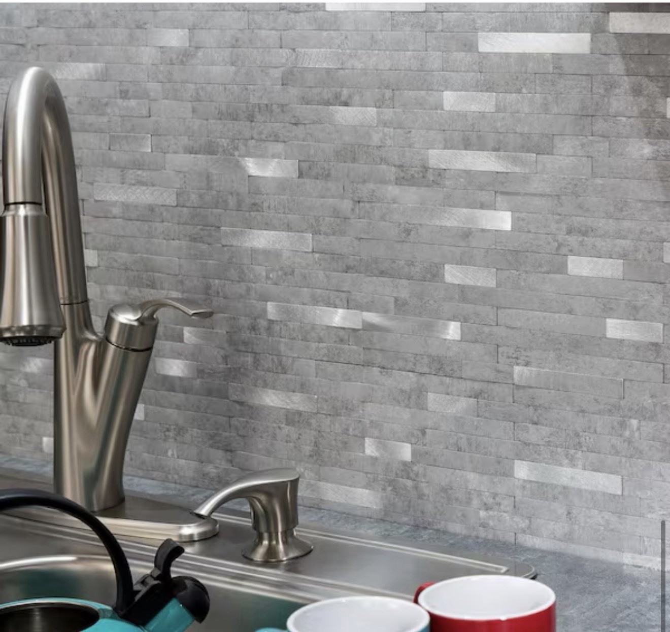 Collage 11.75 in. x 12 in. Metal and Composite Peel and Stick Backsplash – New