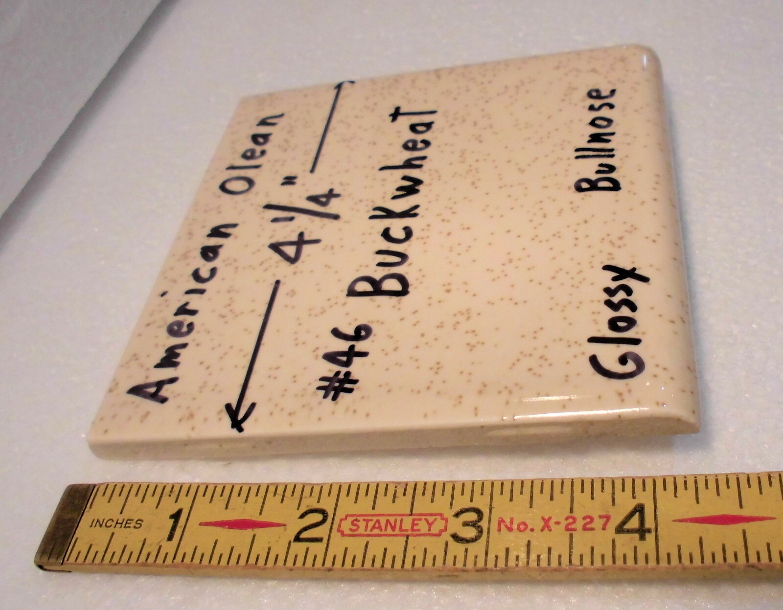 1 pc. *Buckwheat* Glossy Bullnose Ceramic Tile #46 by American Olean 4-1/4″ NOS