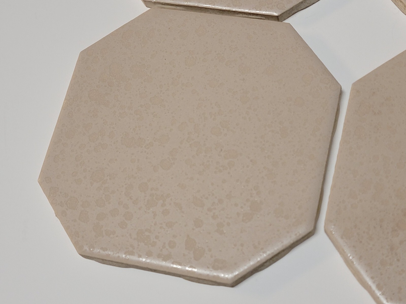 Vtg. Lot 9 1950’s WENCZEL Ceramic Tiles Beige Spotted Gloss Octagon 4 5/16″ NEW