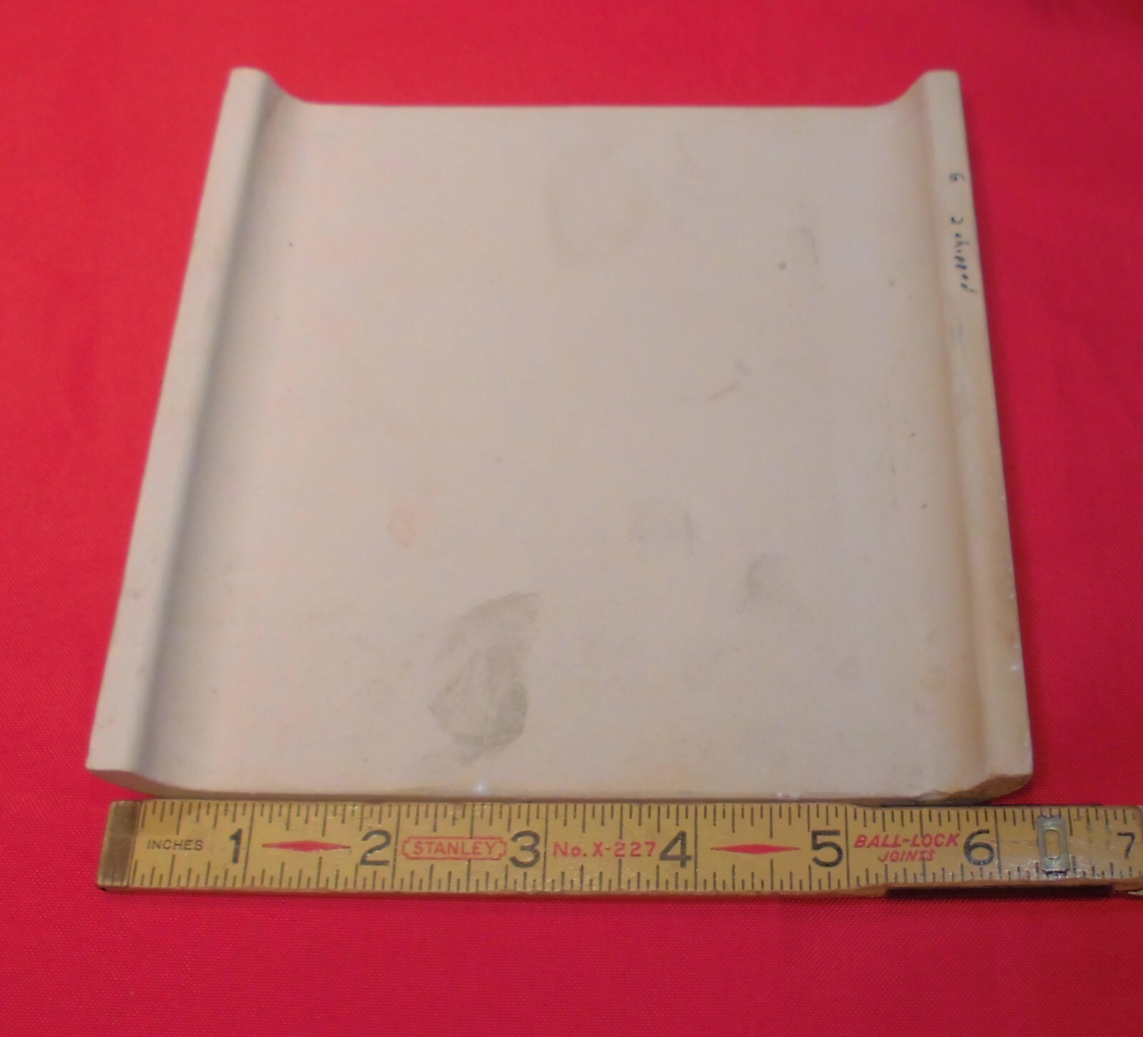 1 pc. Vintage White 6″ x 6″ Double Radius Bullnose Glossy Ceramic Tile, NOS