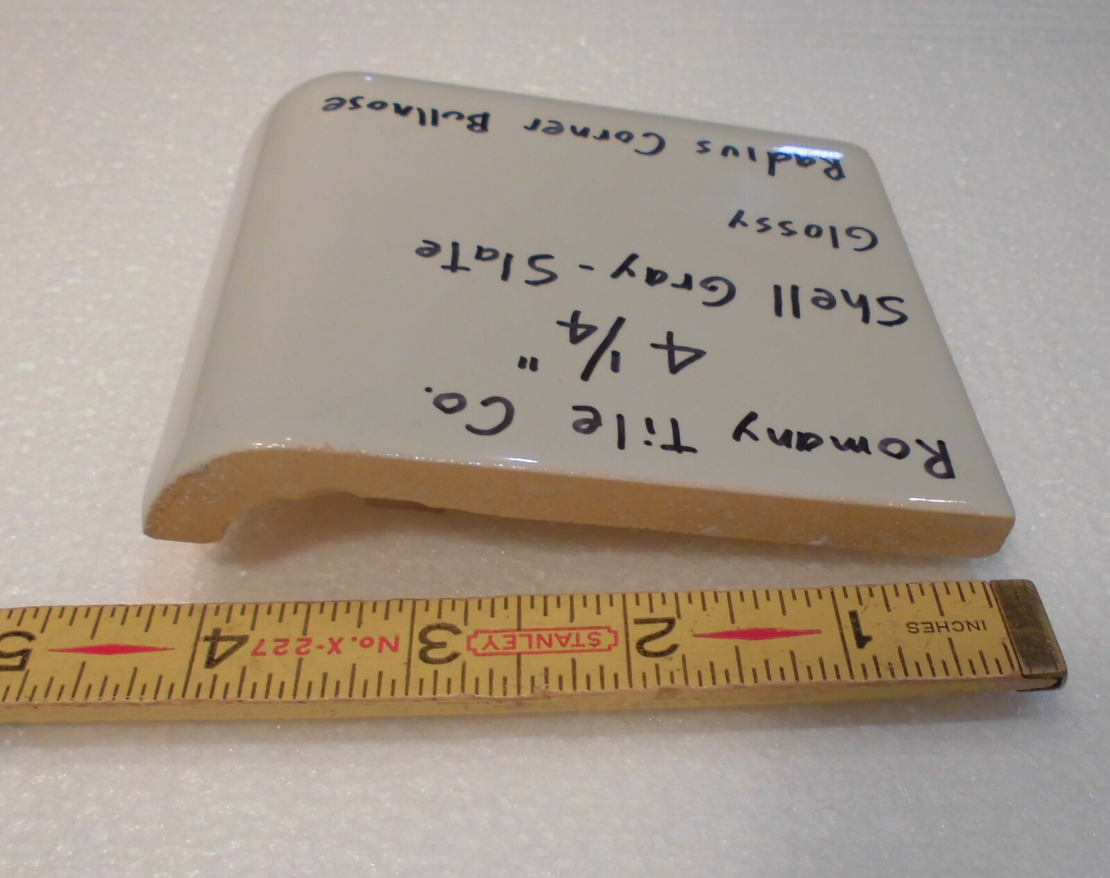 1 pc. Slate / Shell Gray: Radius Corner Bullnose Ceramic Tile 4-1/4″ Glossy, NOS