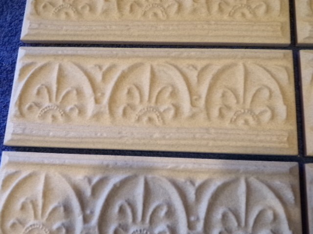 1 Case Gaya Wall Tile Stoneware 3″ X 7 7/8″ Fleur De Lis Trim Accent Spain