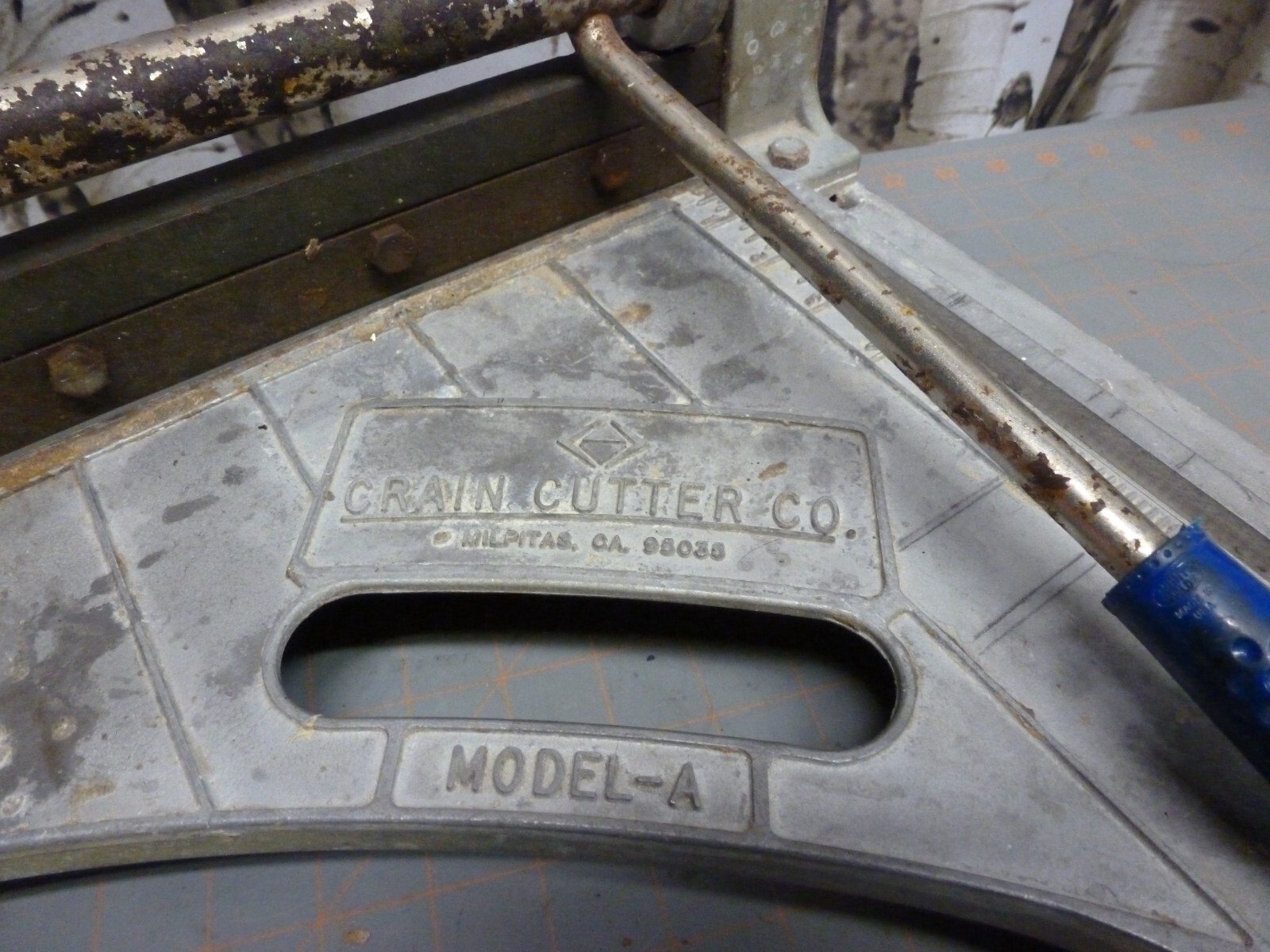 CRAIN CUTTER Co Vinyl Tile Cutter Shear Guillotine Model 201 A