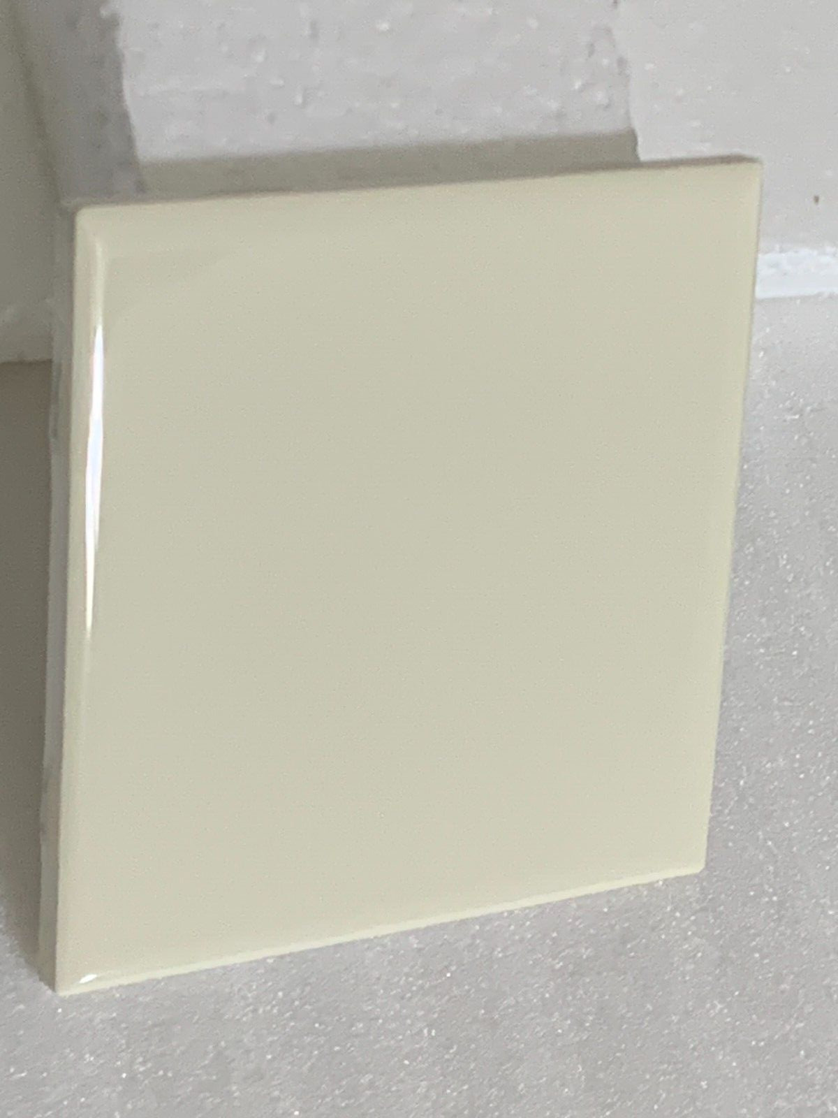New Ceramic Daltile 4 1/4″ x 4 1/4″ Crisp Linen #0139 Gloss *12* pcs