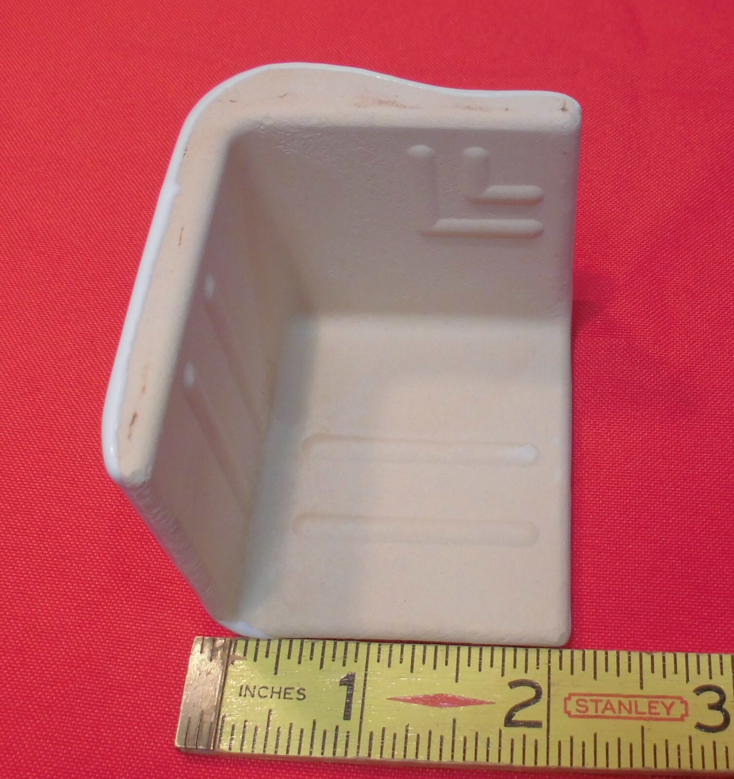 1 pc. *Vintage Matte White* V-Cap Corner Ceramic Trim Tile: Counter Top Edging