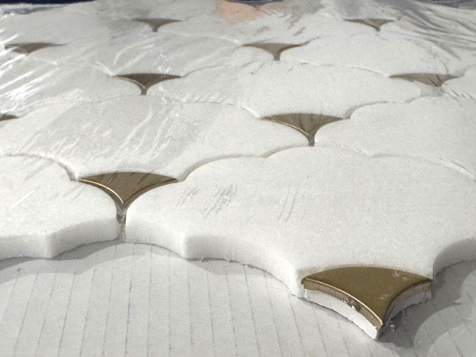 S66 White/Gold Marble Wave Mosaic Tile Kitchen Bathroom Polished, 7 sheets