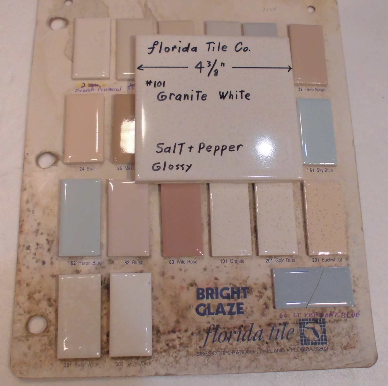 1 pc. Salt + Pepper / Granite White: 4-3/8″ Glossy Ceramic Tile by Florida Co.