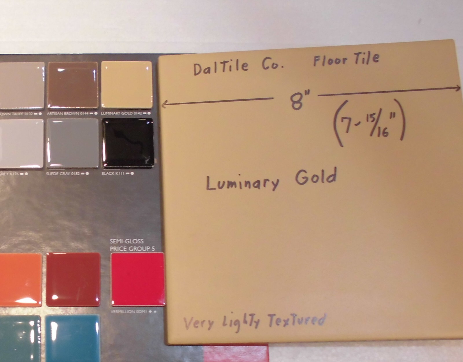 1 pc. Pale Yellow – Gold Color: Daltile Co. Ceramic Floor Tile: 8″ X 8″ NEW