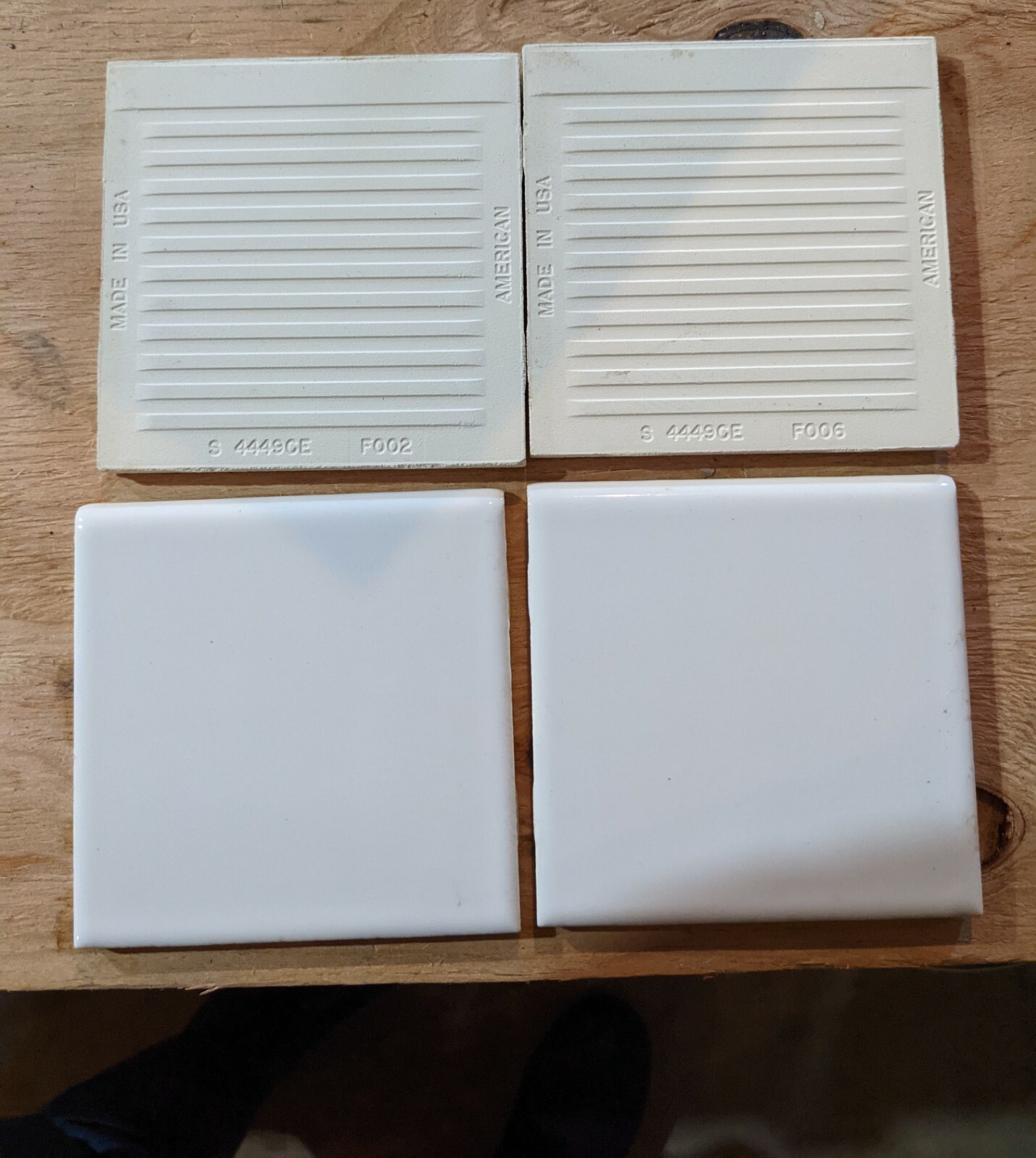 4 pcs. Vintage Gloss Ceramic Tile Ice White 25 American Olean bullnose S4449