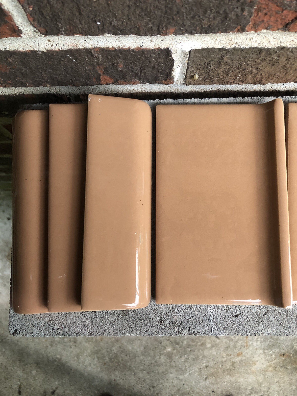 6 PCS Vintage 1950s Unused Bullnose & Cove DARK TAN BROWN Tile Mosaic USA
