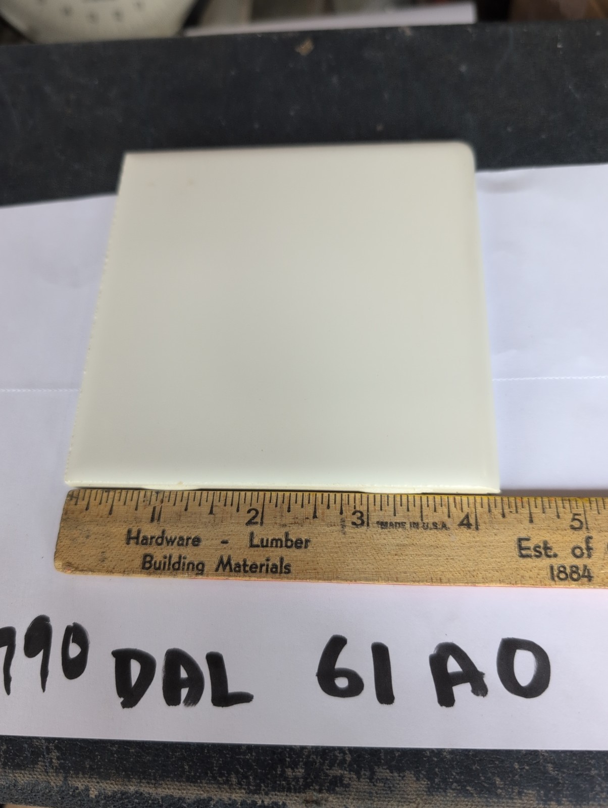 2 pcs 61 Designer White Matte Ceramic Tile 4 1/4″ American Olean Bullnose 0790