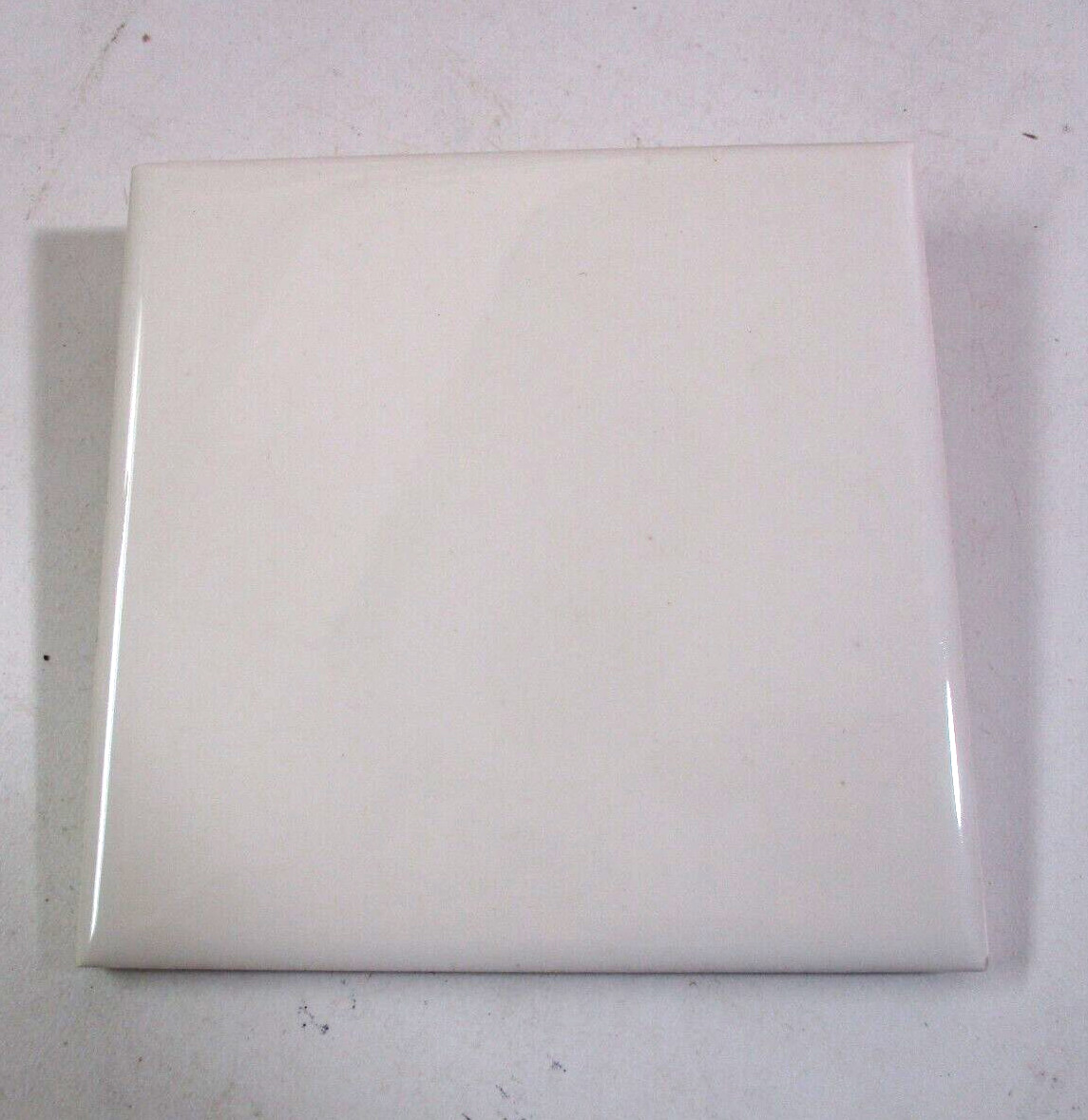 1 Tile Mosaic USA 4-3/8″ Gloss Cream Off White Ceramic Wall 1950s Retro Vintage