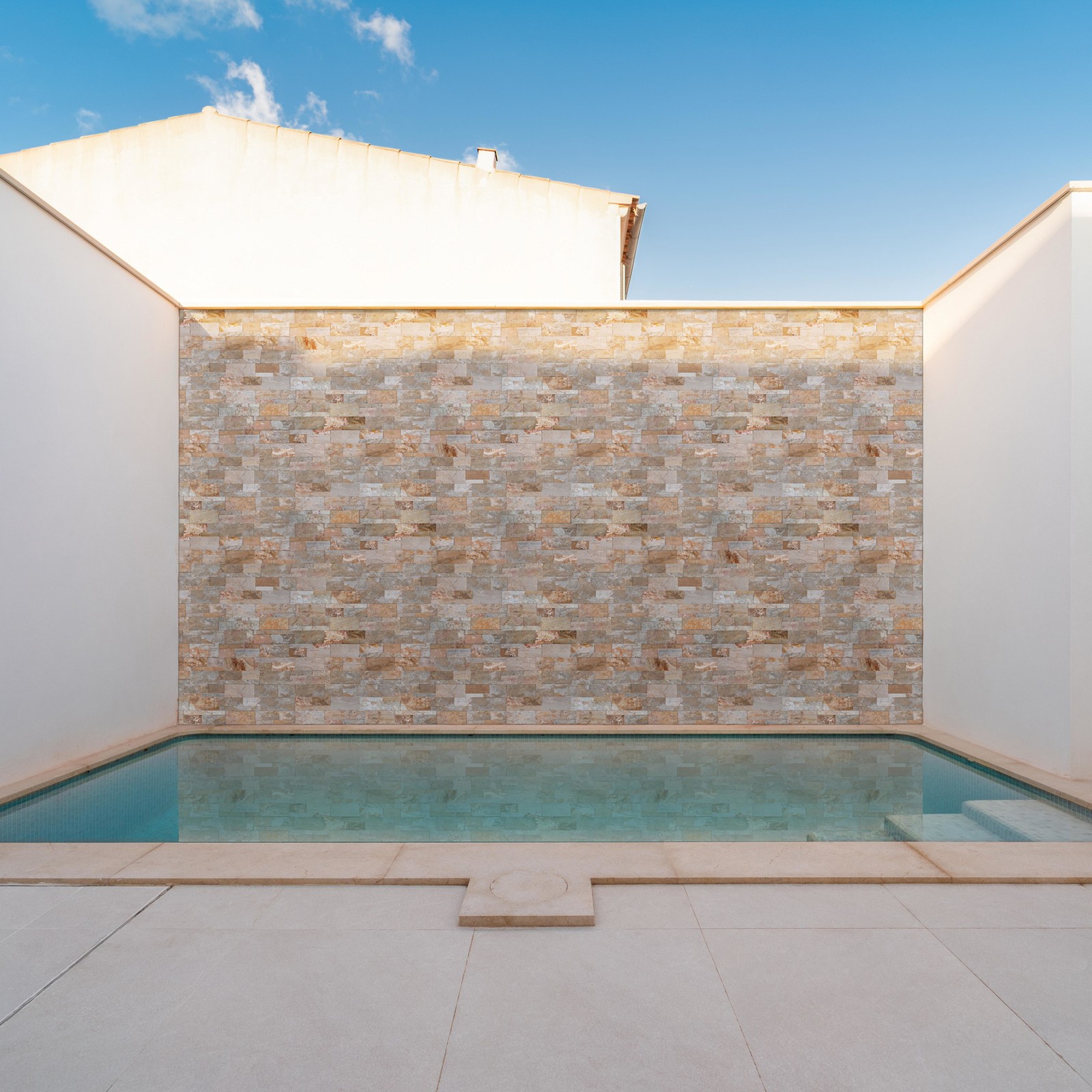 Ackland AKPLPQ9X24F-PL 9″ x 24″ Quartzite Hardscape Wall Tile – – Amber Cream