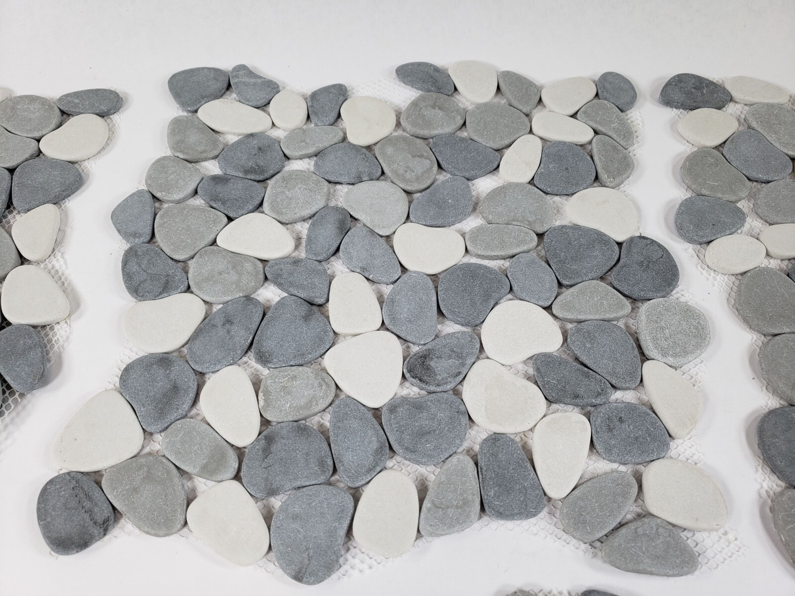 Diflart Pebble Tile for Shower Floor Java Tan & White 5 Sq.ft Pebble Backsplash