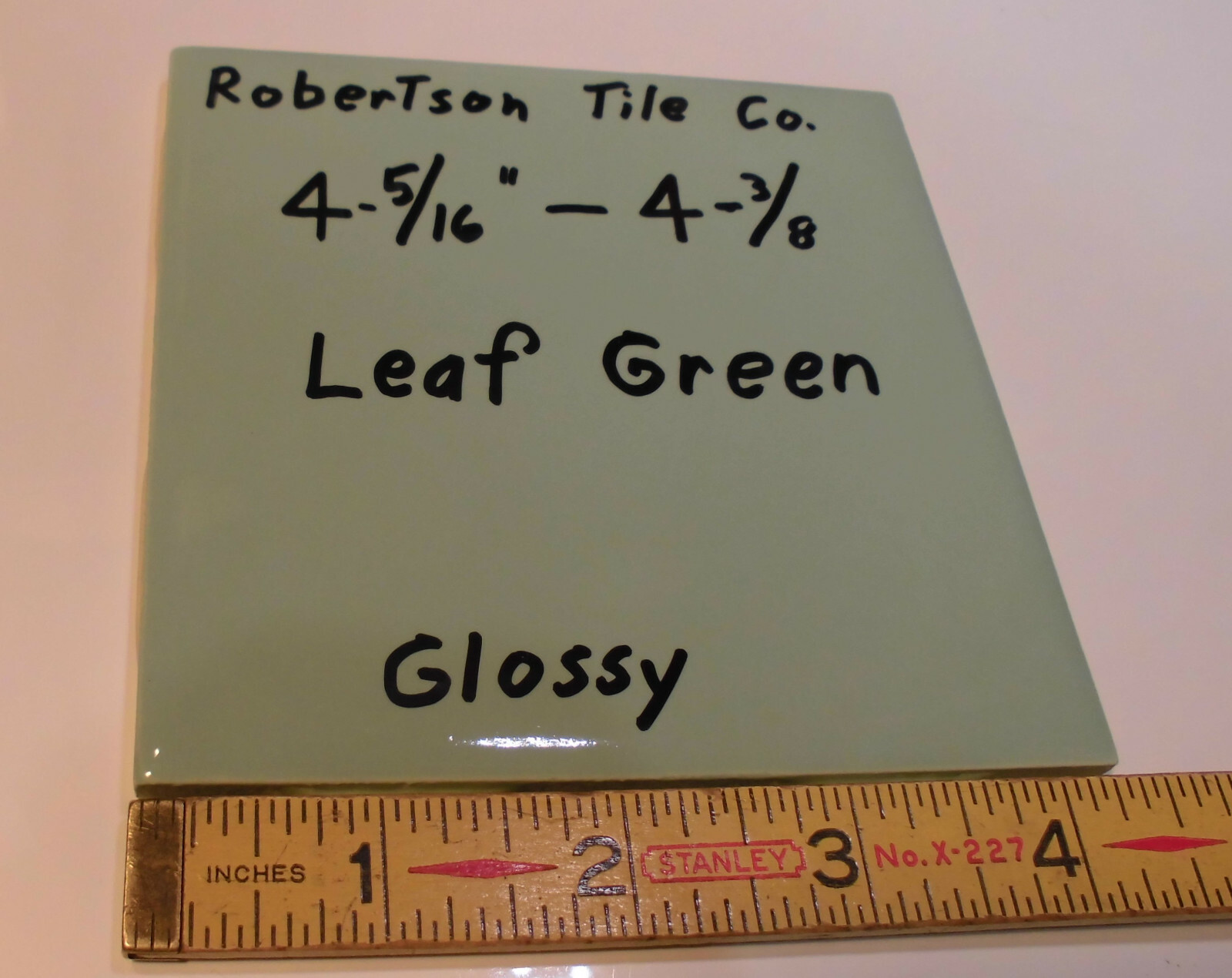 1 pc. Glossy Ceramic Tile *Leaf Green* 4-3/8″- 4-5/16″ by Robertson Co. NOS