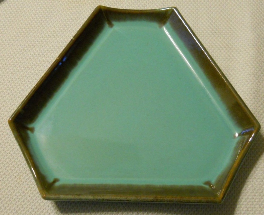 US CERAMIC TILE CO. CANTON OH ROMANY SPARTAN TEAL TRIANGULAR DISH 6 1/4”
