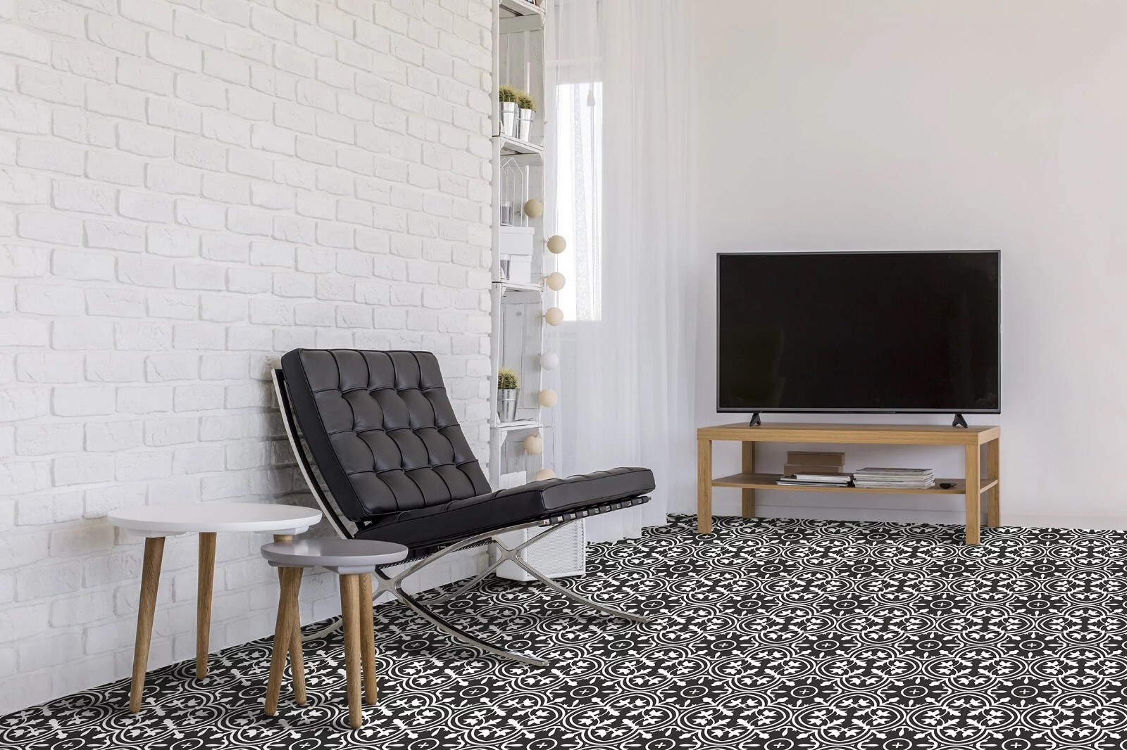 8×8 Flora Black White Reverso Porcelain Pattern Modern Floor Tile (Pack of 4)