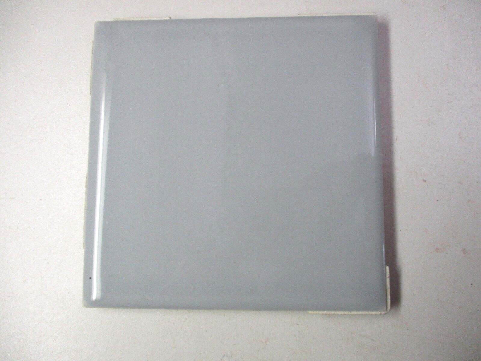 1 Wall Tile Stylon USA Used Gloss Mid Gray 4-1/4″ inch Square Vintage 1960-70s