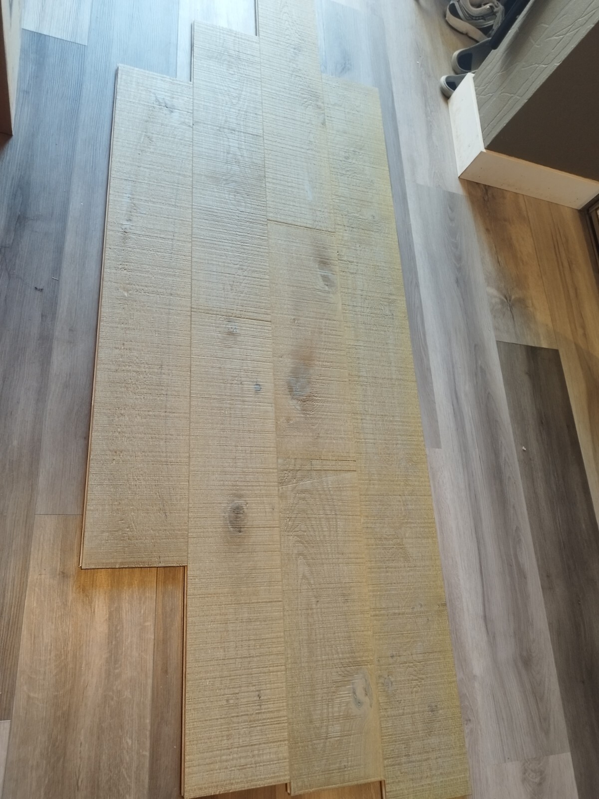 White Oak Prefinished Engineered Flooring 5/8″ x 7 1/2” SAMPLE