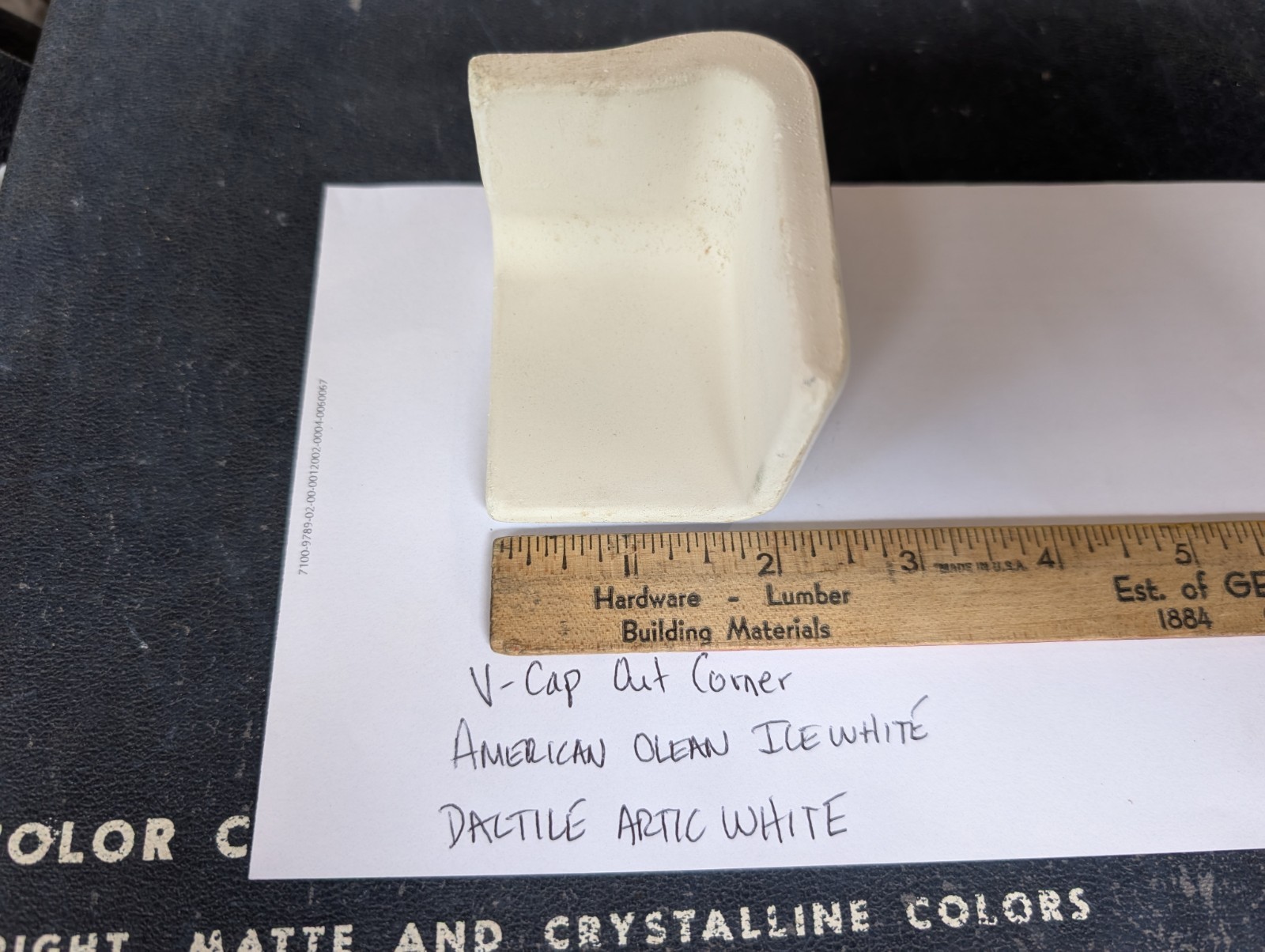 1 pc American Olean Vintage Ice White Counter Trim V cap 0025 190 WAC8262 Corner