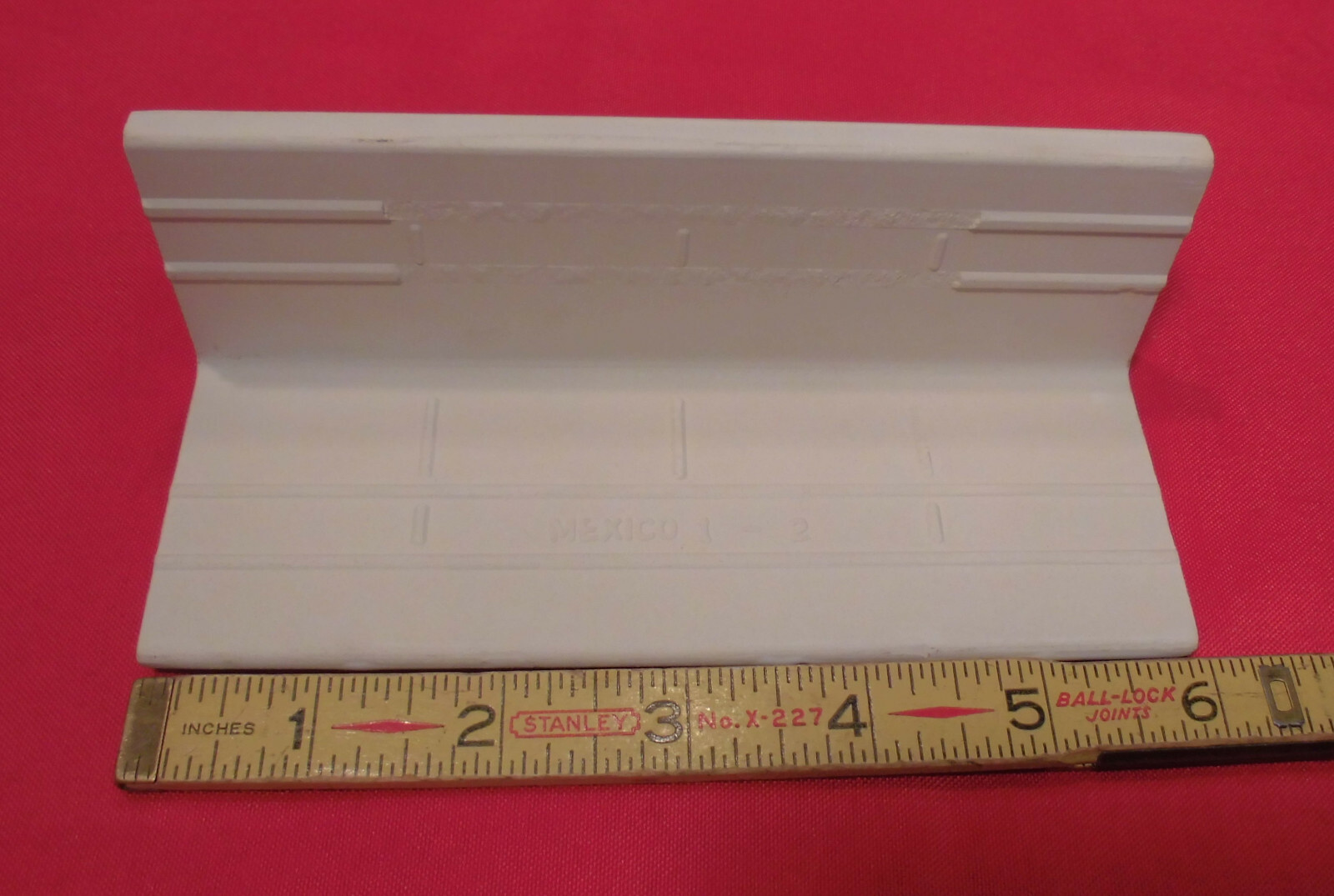 1 pc. *Bright Glossy White* V Cap Ceramic Trim Tile: Counter Top Edging, New