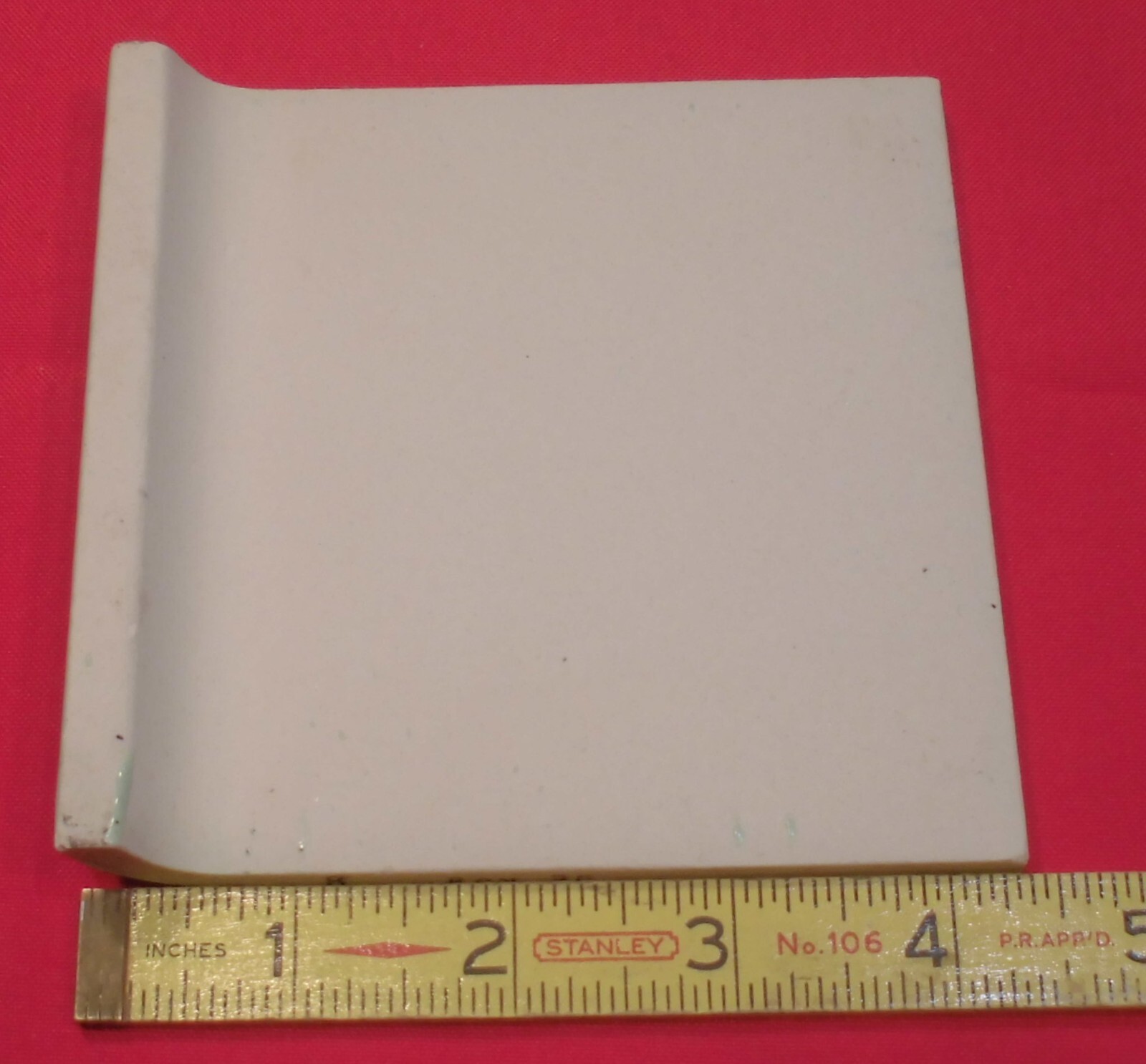 1 pc. Radius Bullnose; Stardust Green: Glossy Ceramic Tile by Robertson 4-5/16″