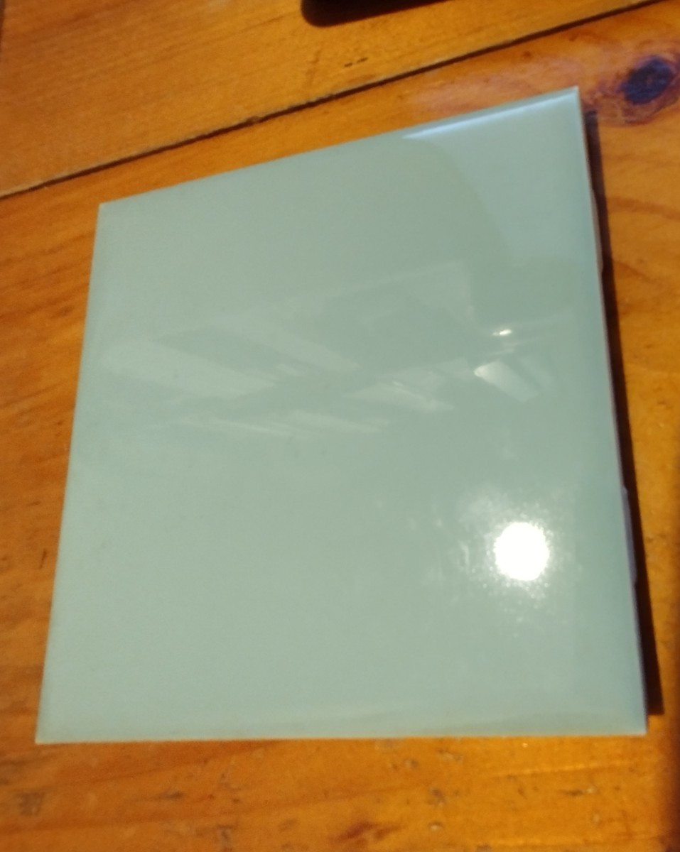 1 Wall Tile Mosaic USA 4-3/8″ Sq. Gloss Mantis Pale Green Ceramic 1950 Retro Vtg