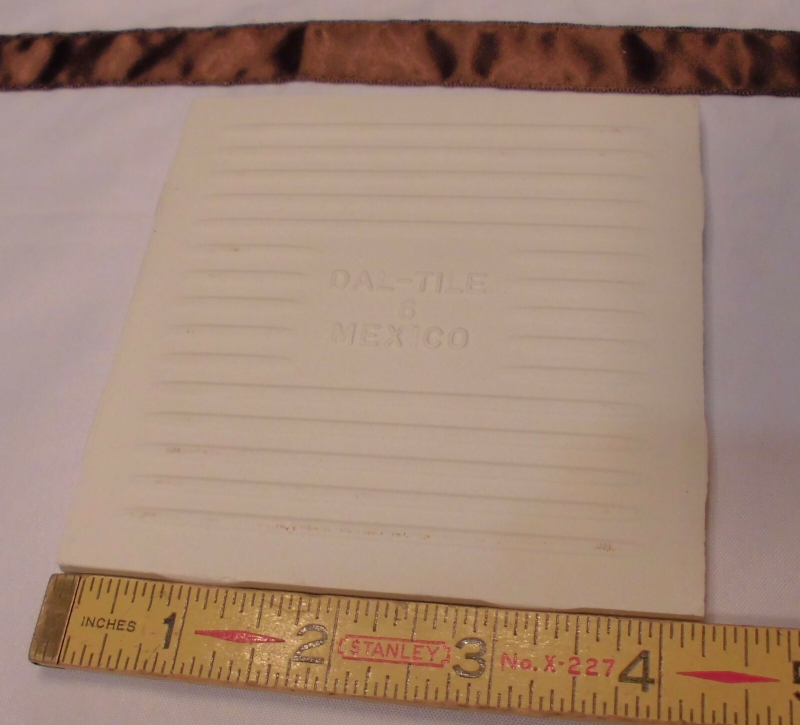 1 pc. *Pearl White* Ceramic Tile by Daltile 4-1/4″ Crystall Glaze, New 1990’s