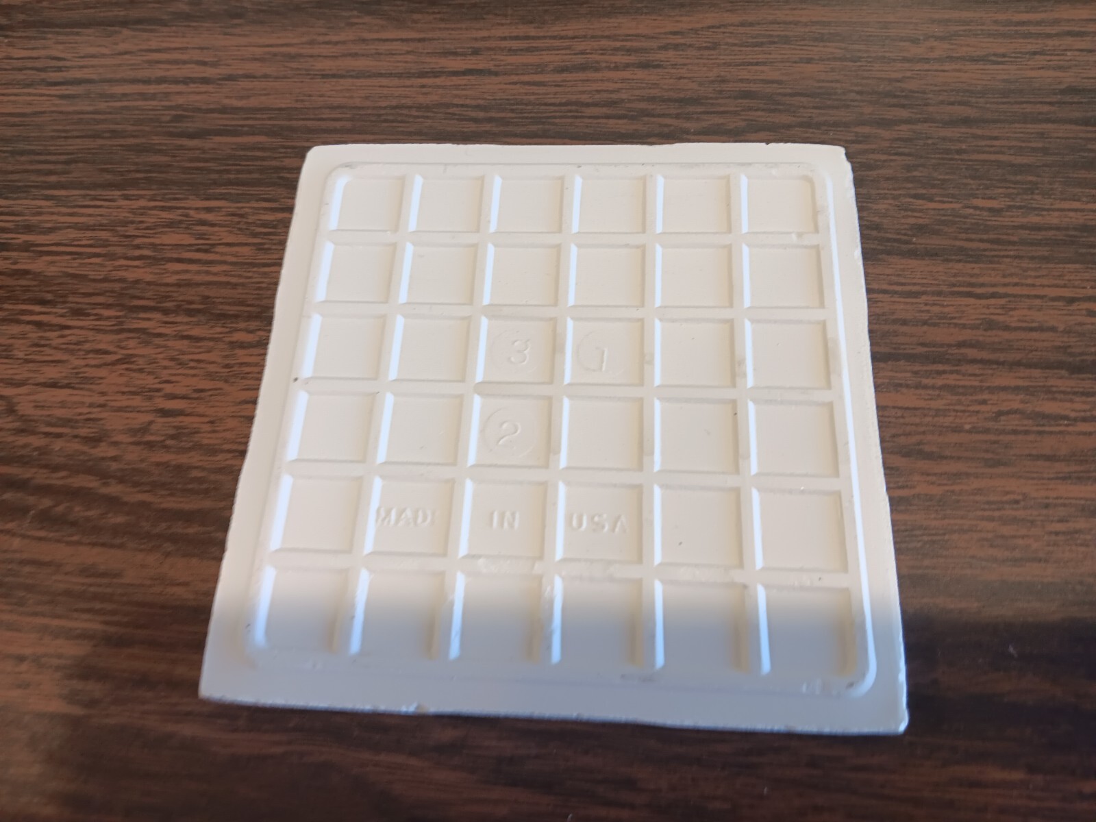 (1 EACH) CERAMIC WALL/FLOOR TILE SOLID WHITE COLOR 4.25″ x 4.25″ MADE IN USA